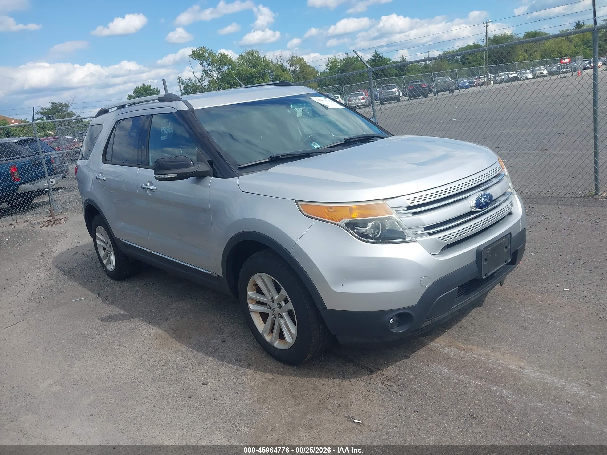 2015 Ford Explorer Xlt Silver vin: 1FM5K8D85FGA25194