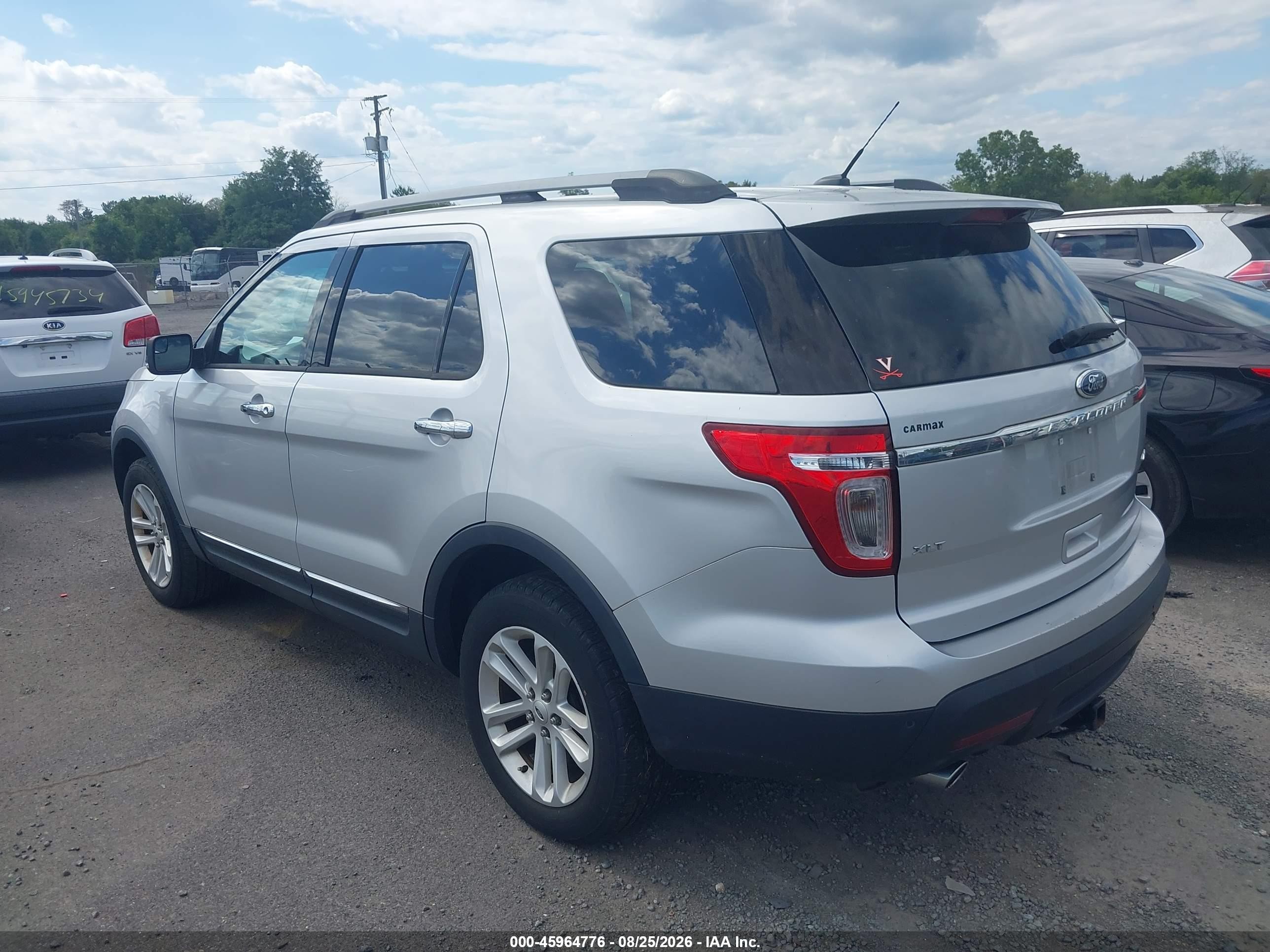 2015 Ford Explorer Xlt Silver vin: 1FM5K8D85FGA25194