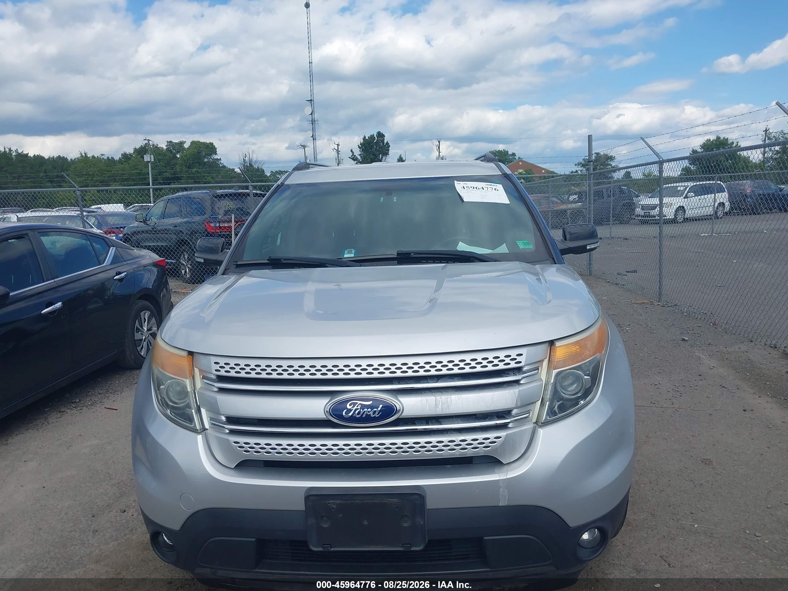2015 Ford Explorer Xlt Silver vin: 1FM5K8D85FGA25194