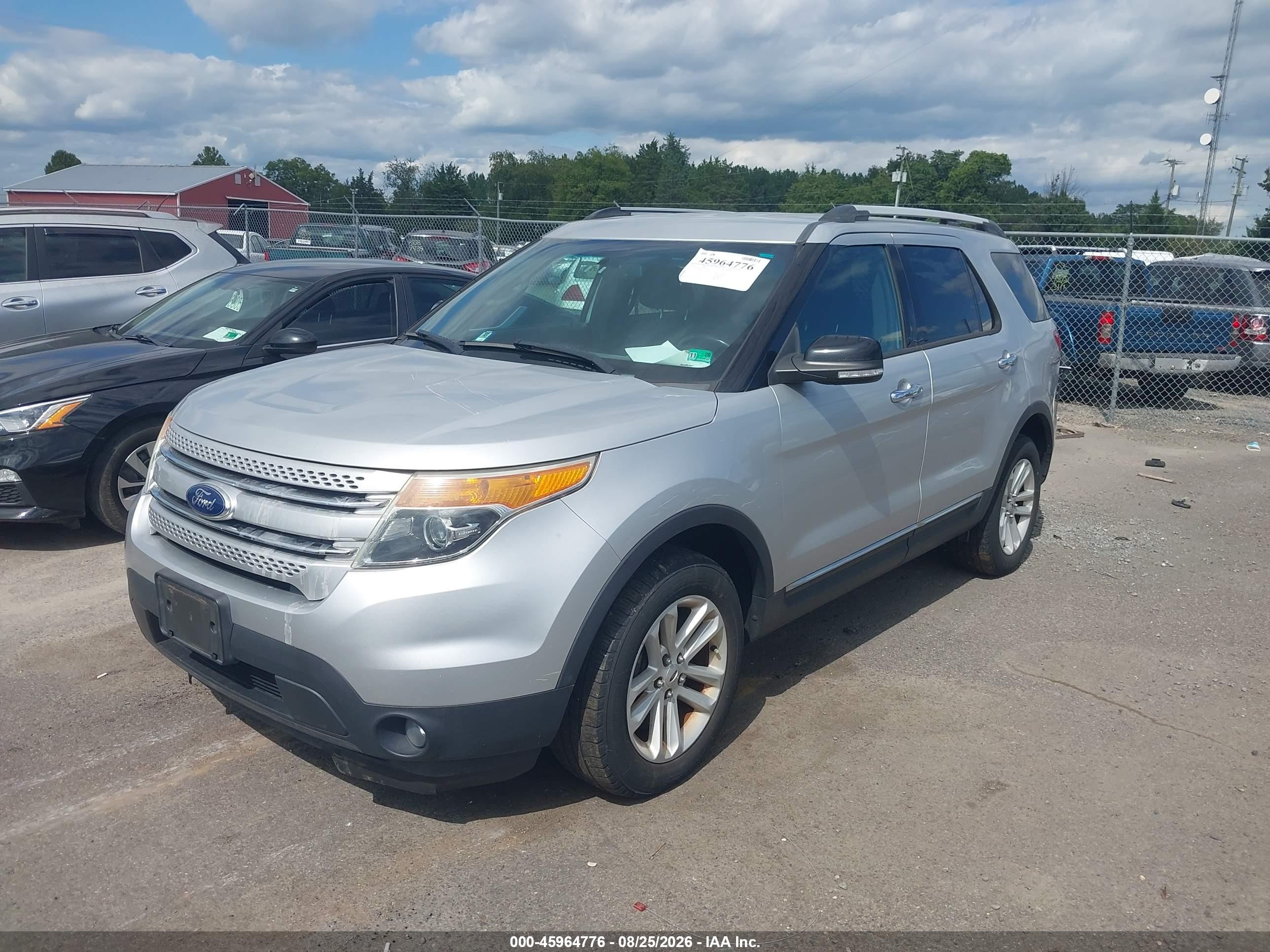2015 Ford Explorer Xlt Silver vin: 1FM5K8D85FGA25194