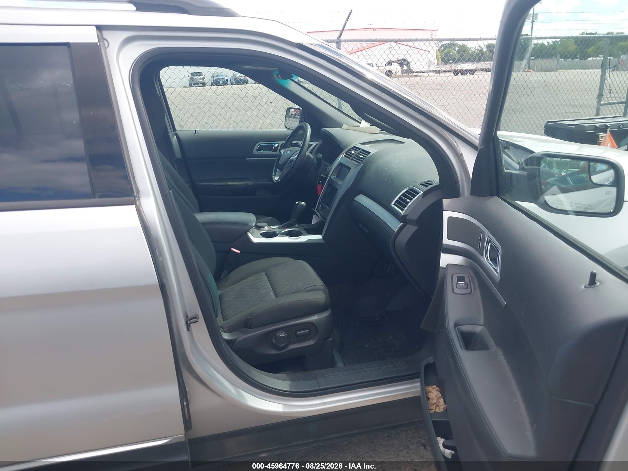 2015 Ford Explorer Xlt Silver vin: 1FM5K8D85FGA25194
