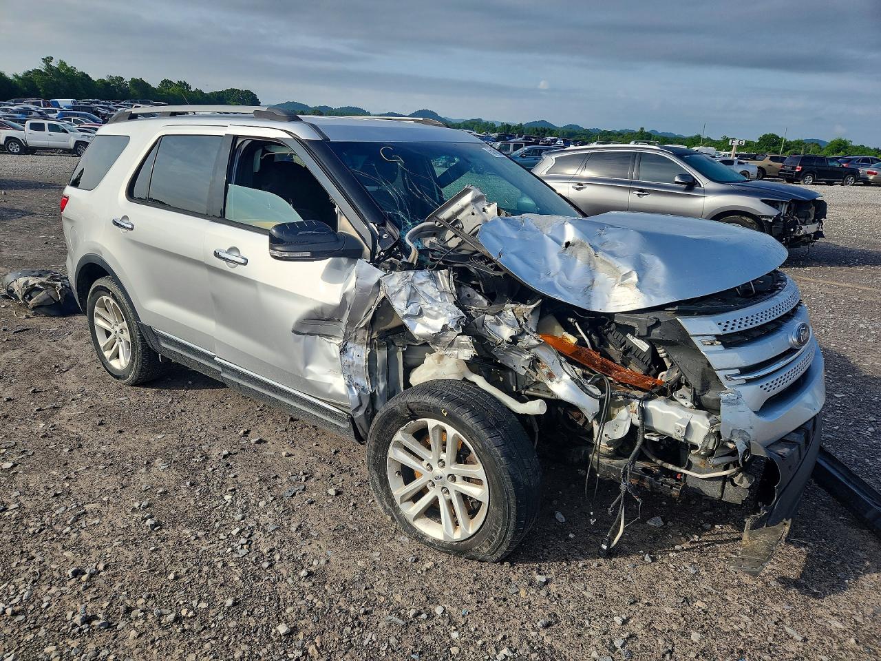 2015 Ford Explorer Xlt Silver vin: 1FM5K8D85FGB00654