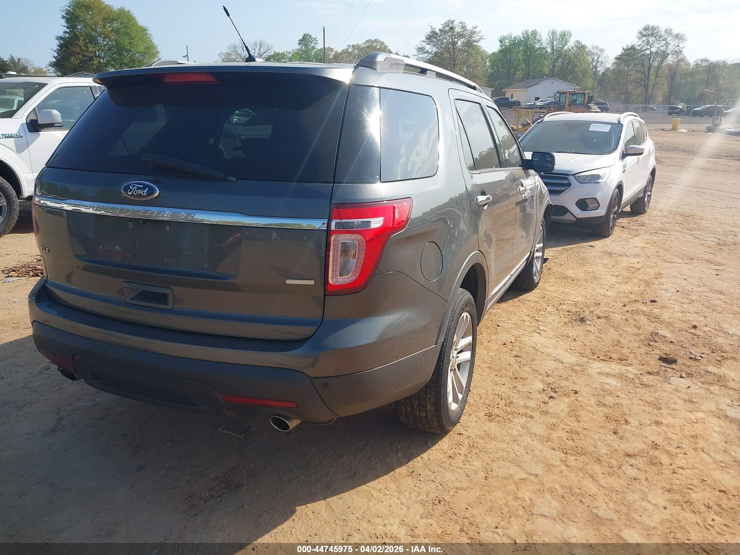 2015 Ford Explorer Xlt Серый vin: 1FM5K8D85FGB52415