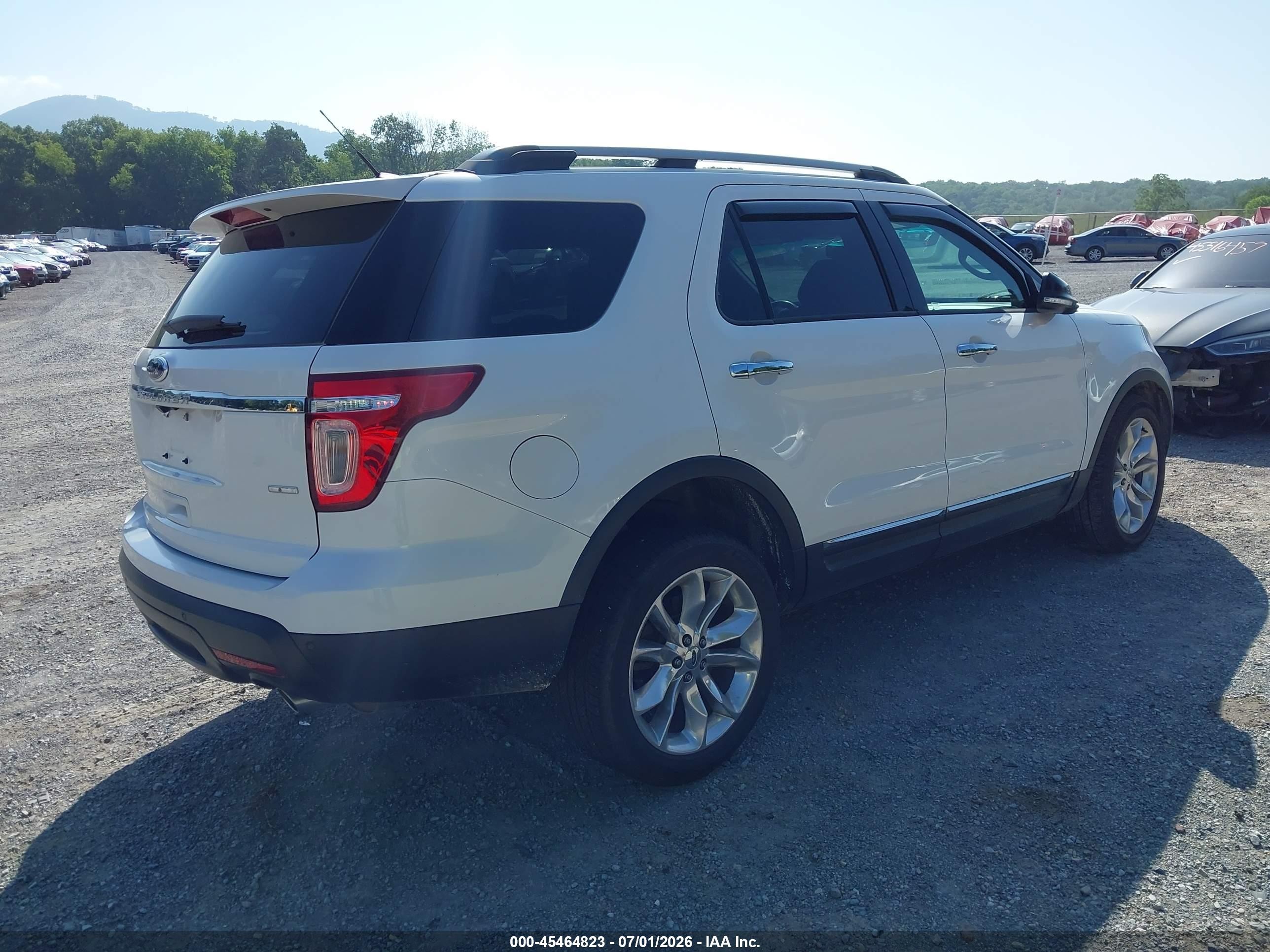 2015 Ford Explorer Xlt White vin: 1FM5K8D85FGC09308
