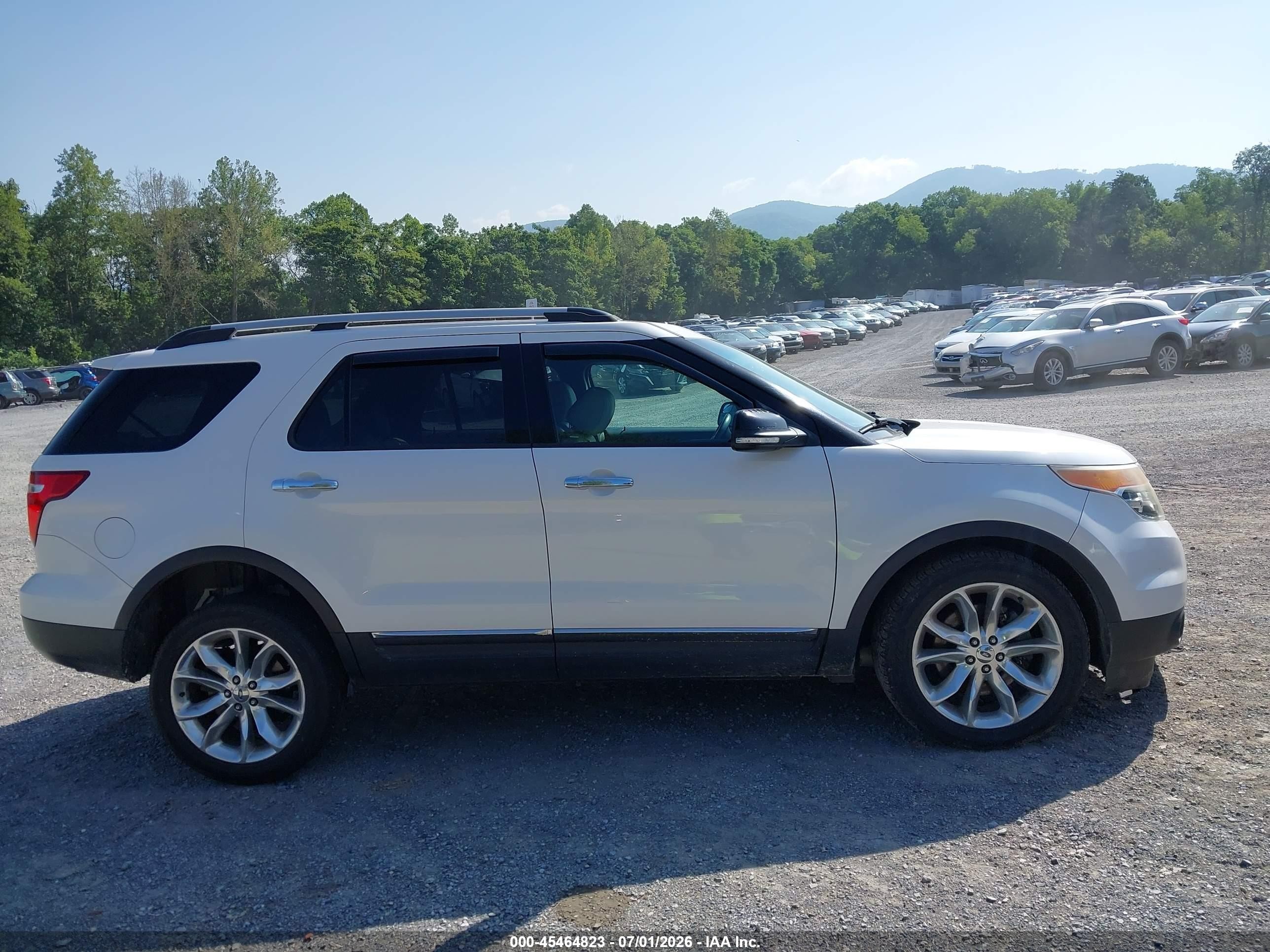 2015 Ford Explorer Xlt White vin: 1FM5K8D85FGC09308