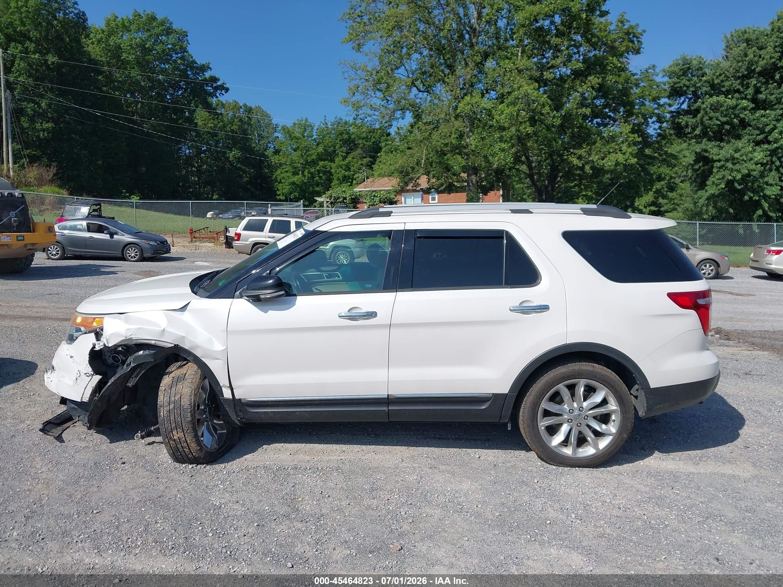 2015 Ford Explorer Xlt White vin: 1FM5K8D85FGC09308