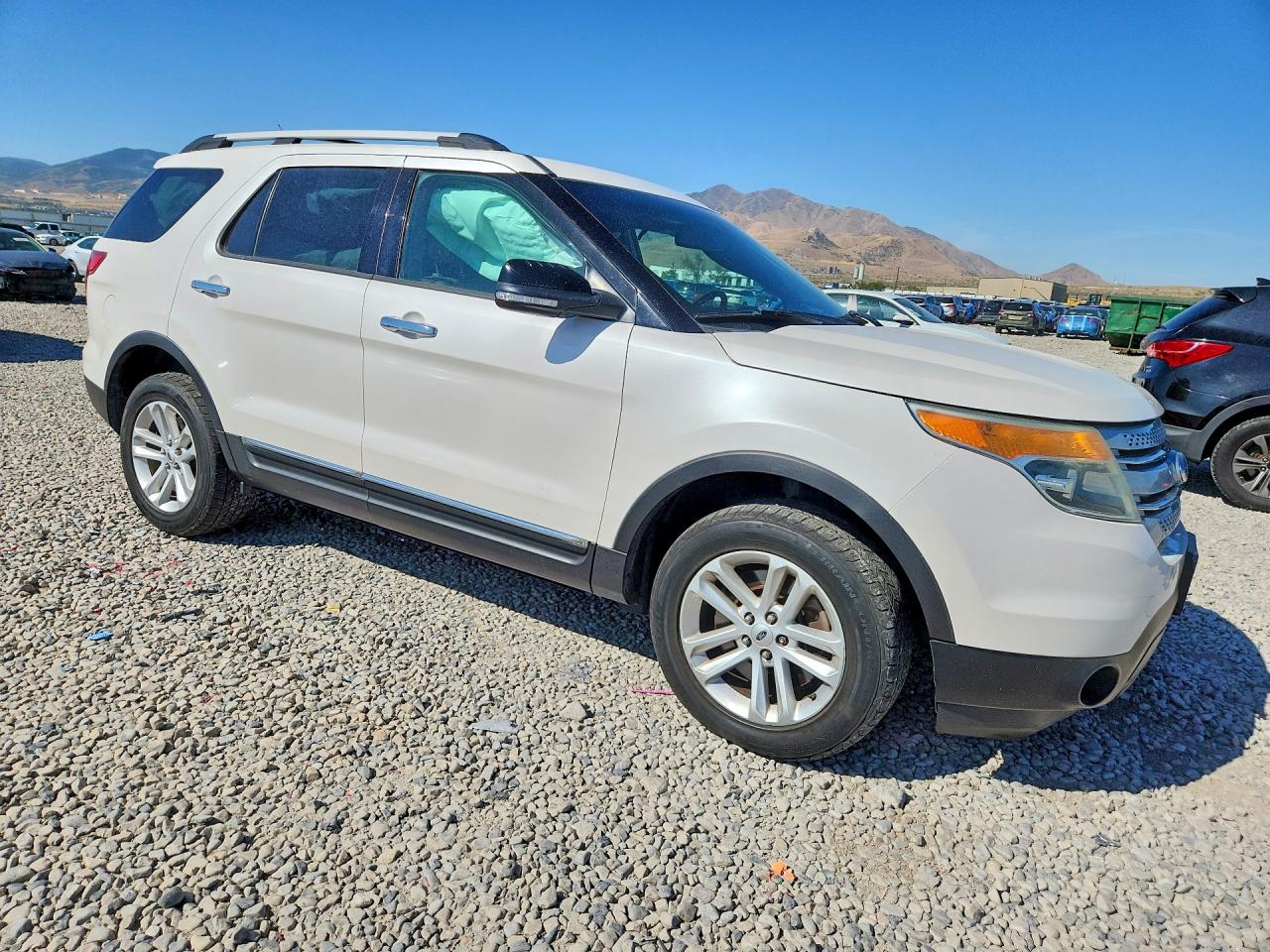 2015 Ford Explorer Xlt White vin: 1FM5K8D85FGC09700