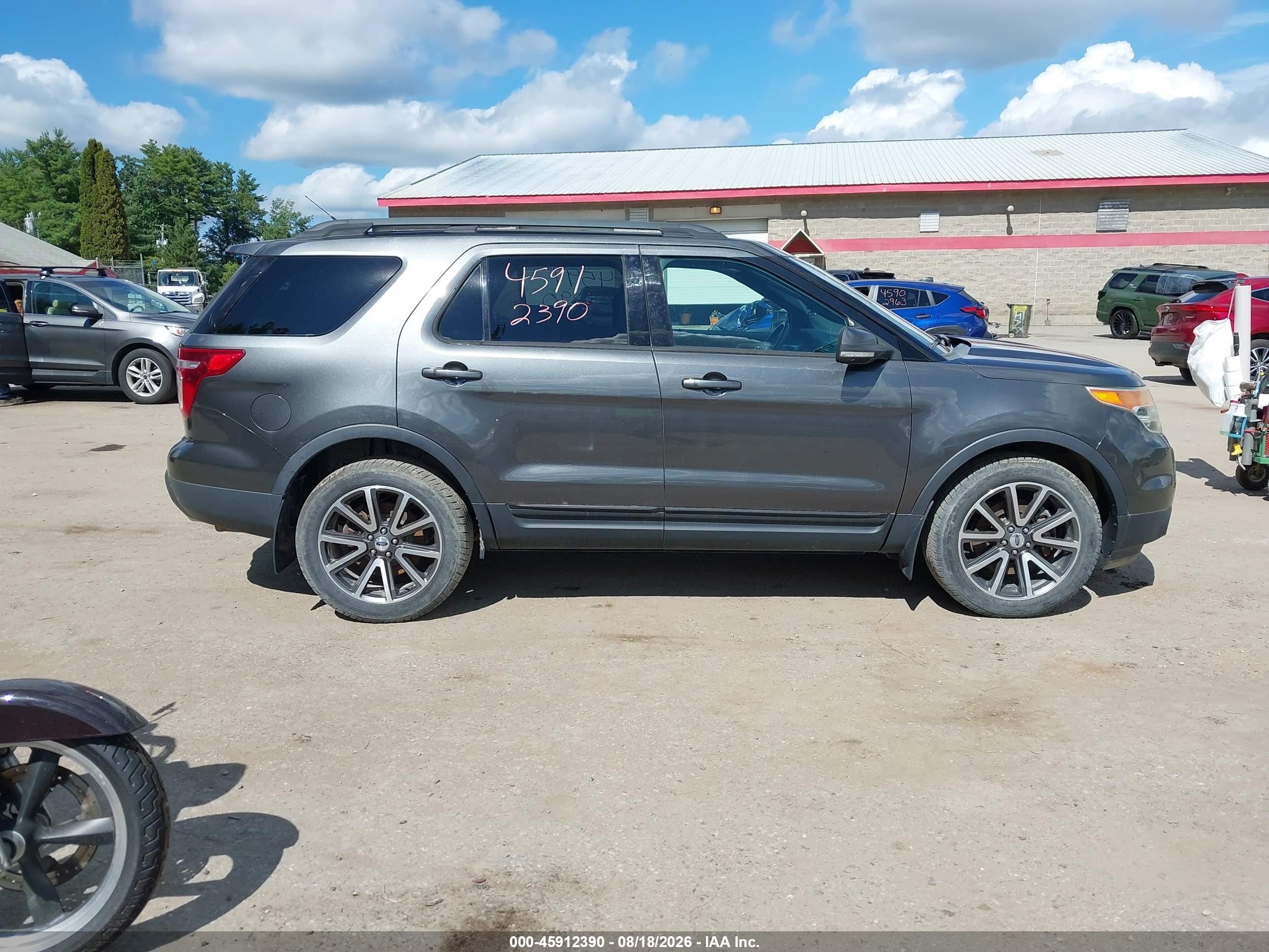 2015 Ford Explorer Xlt Серый vin: 1FM5K8D85FGC11057