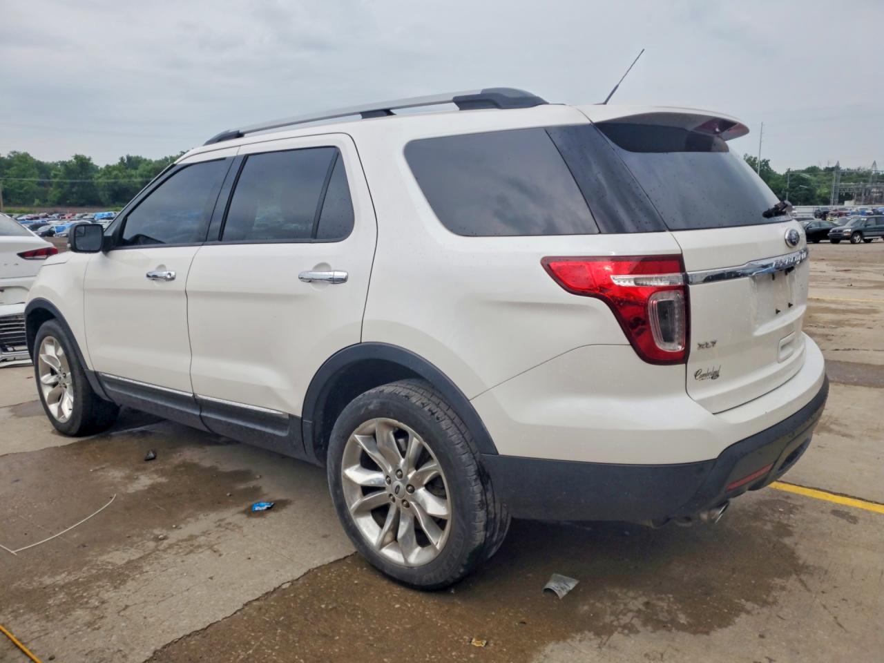 2015 Ford Explorer Xlt White vin: 1FM5K8D85FGC45550