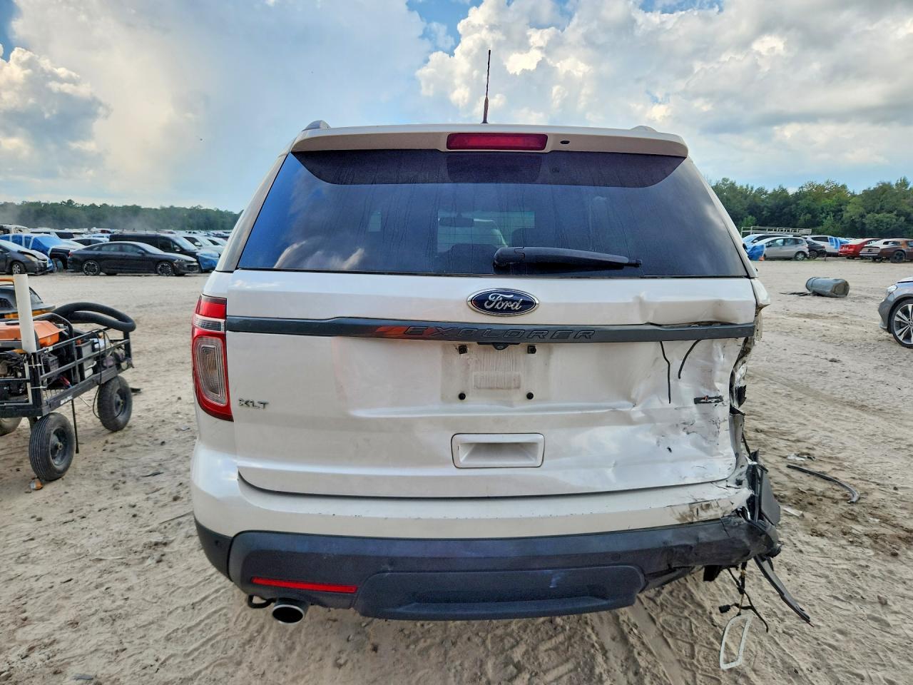 2015 Ford Explorer Xlt White vin: 1FM5K8D85FGC47685