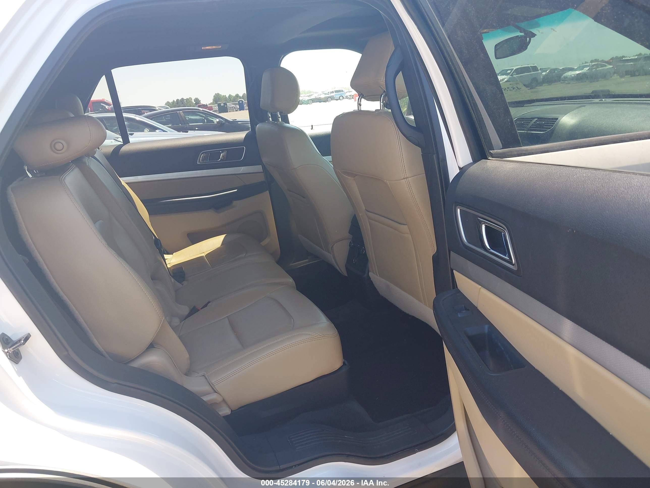 2016 Ford Explorer Xlt White vin: 1FM5K8D85GGC37787