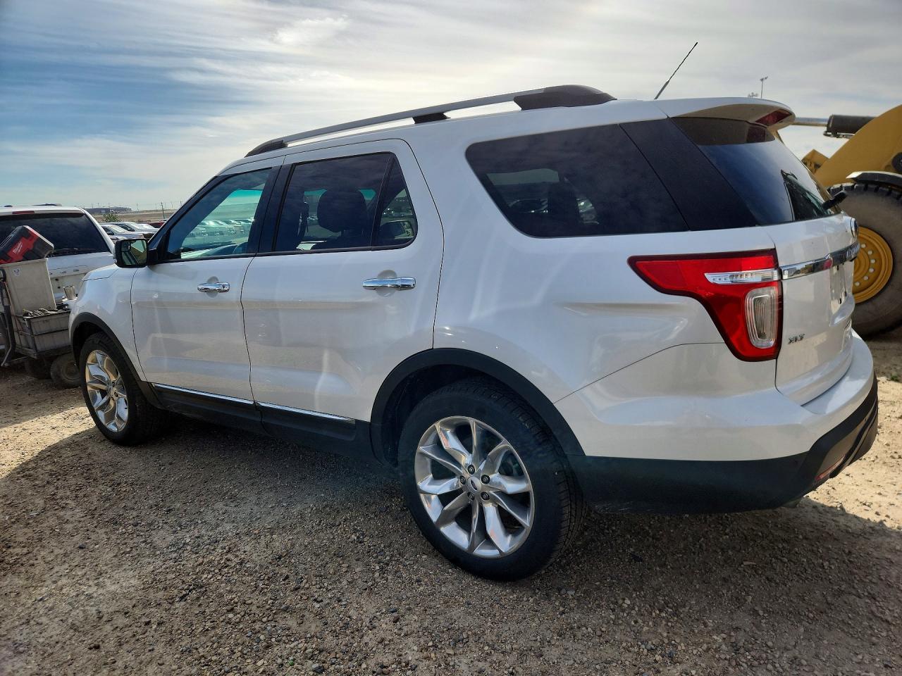 2013 Ford Explorer Xlt White vin: 1FM5K8D86DGA09437