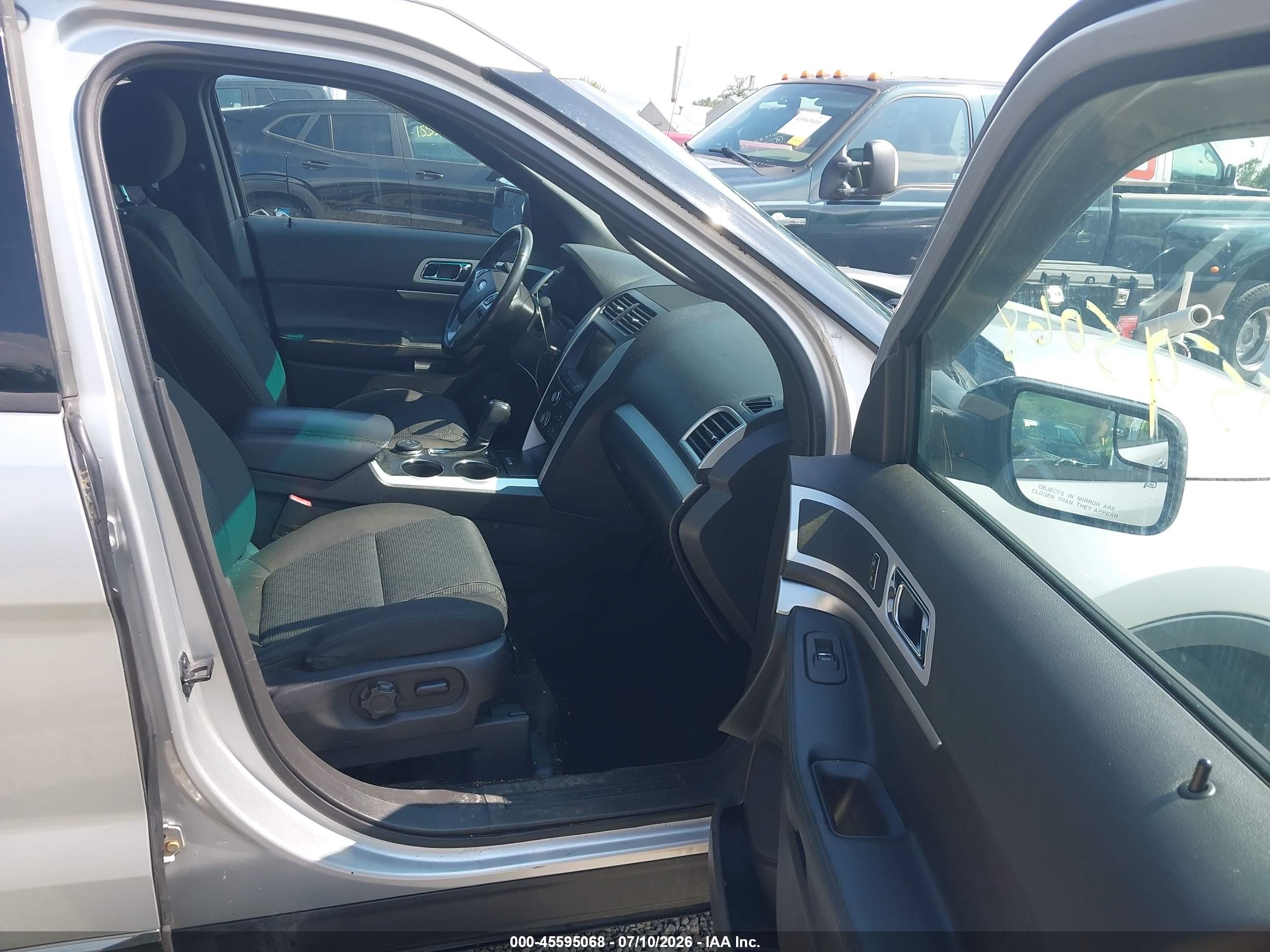 2013 Ford Explorer Xlt Silver vin: 1FM5K8D86DGA50683