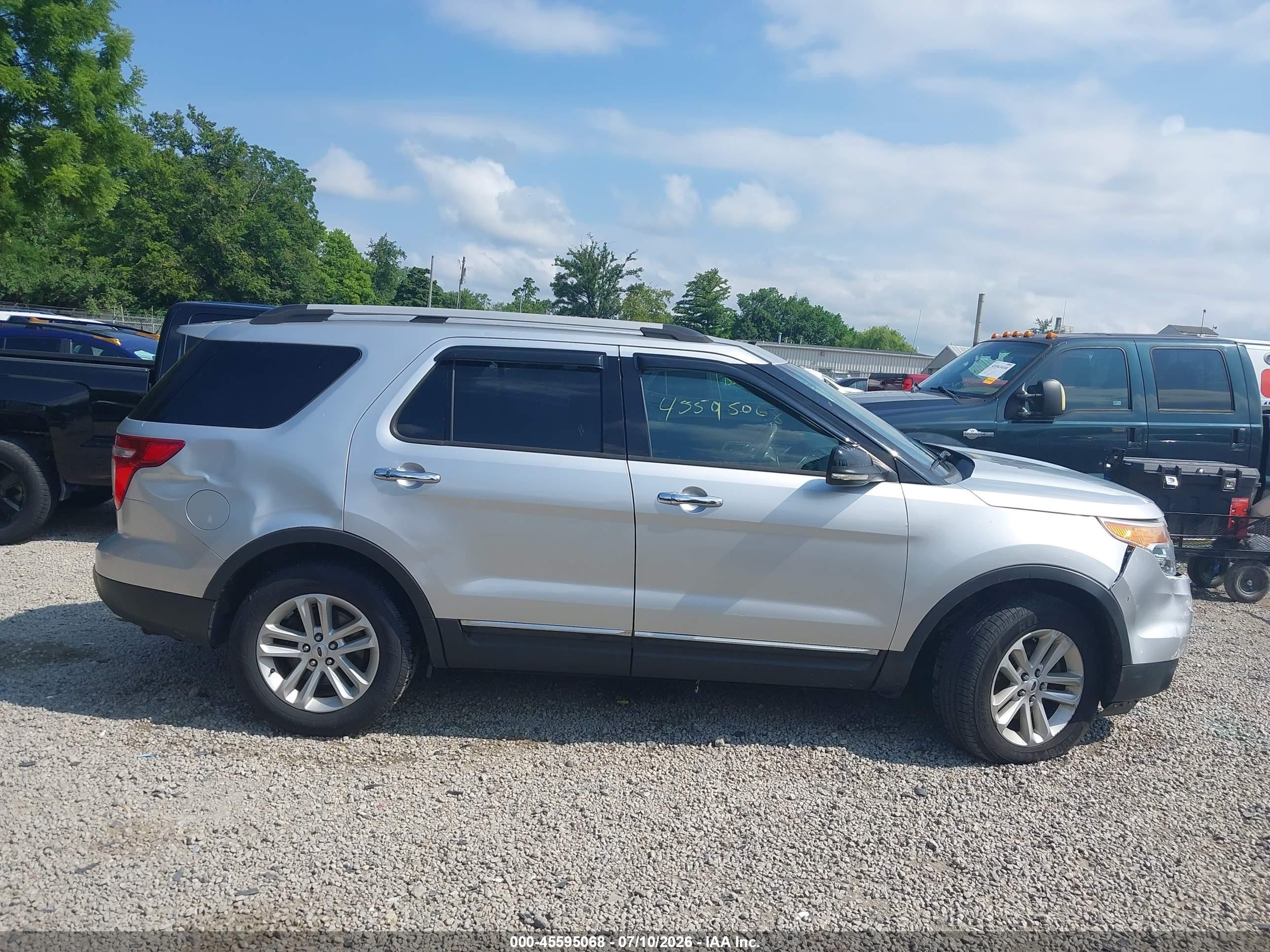 2013 Ford Explorer Xlt Silver vin: 1FM5K8D86DGA50683