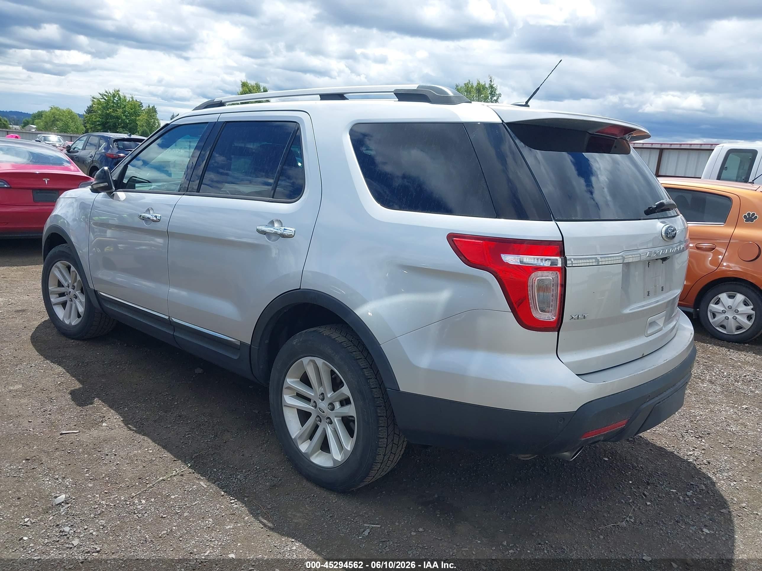2013 Ford Explorer Xlt Silver vin: 1FM5K8D86DGA82825