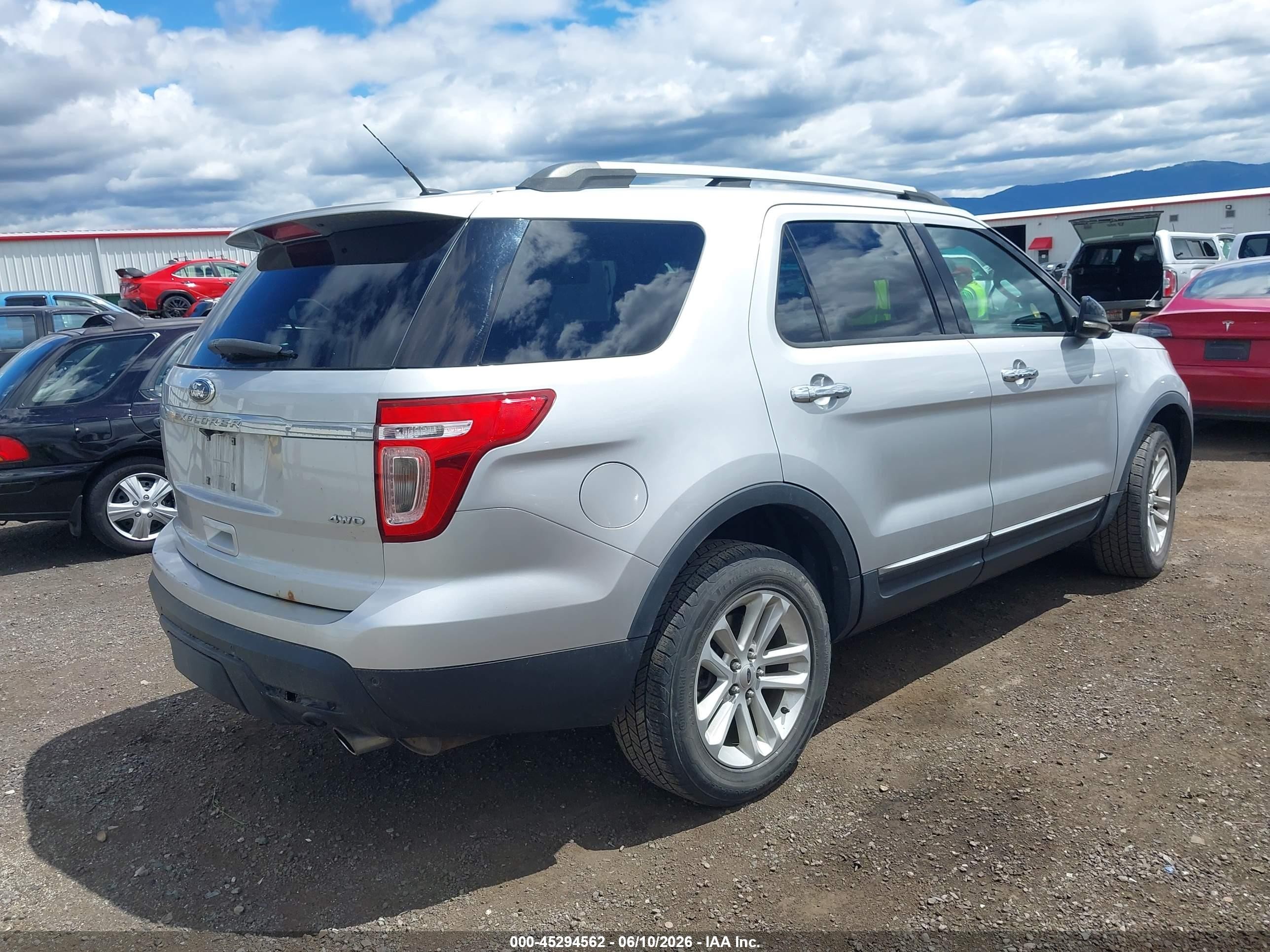 2013 Ford Explorer Xlt Silver vin: 1FM5K8D86DGA82825