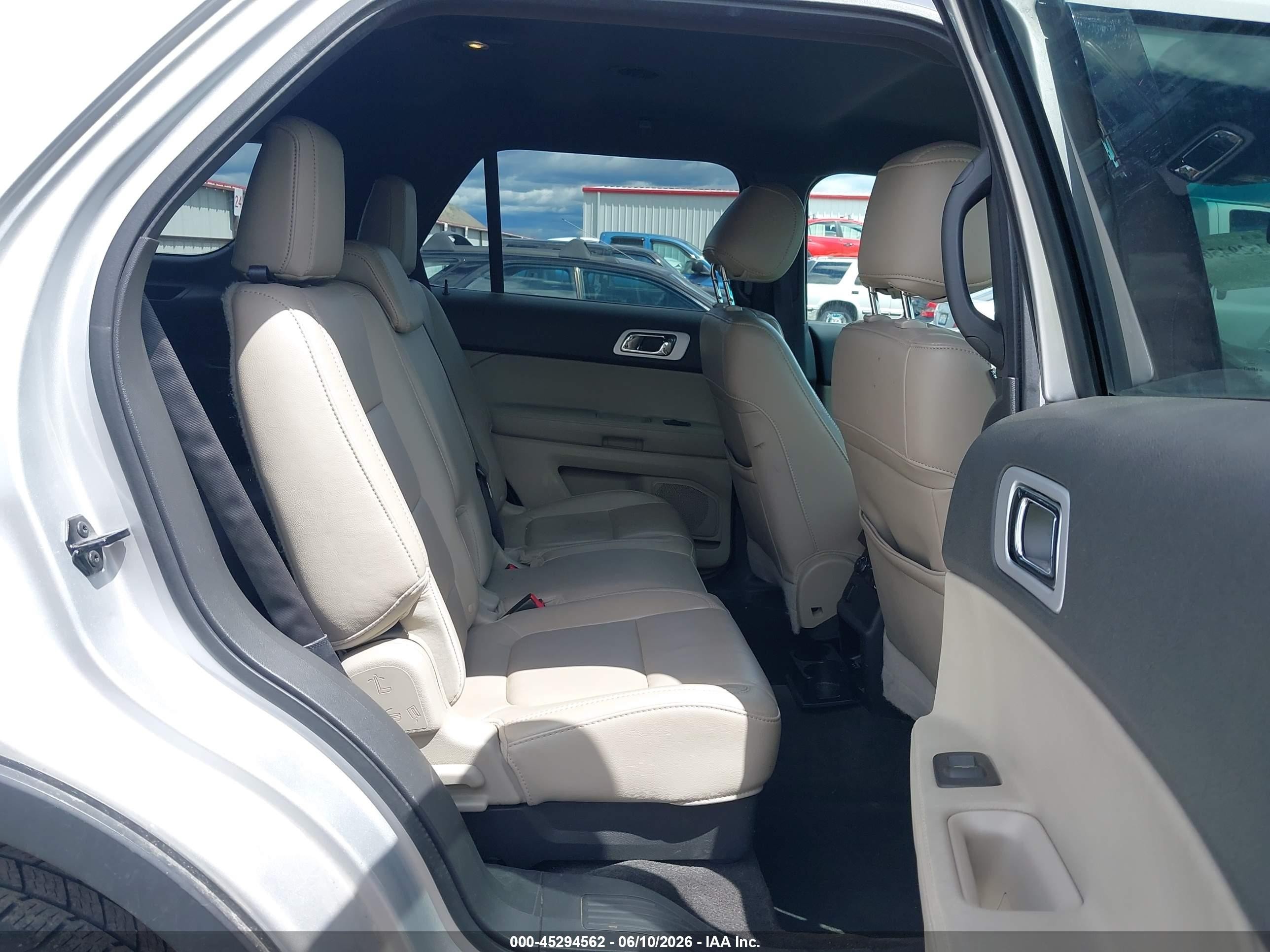 2013 Ford Explorer Xlt Silver vin: 1FM5K8D86DGA82825