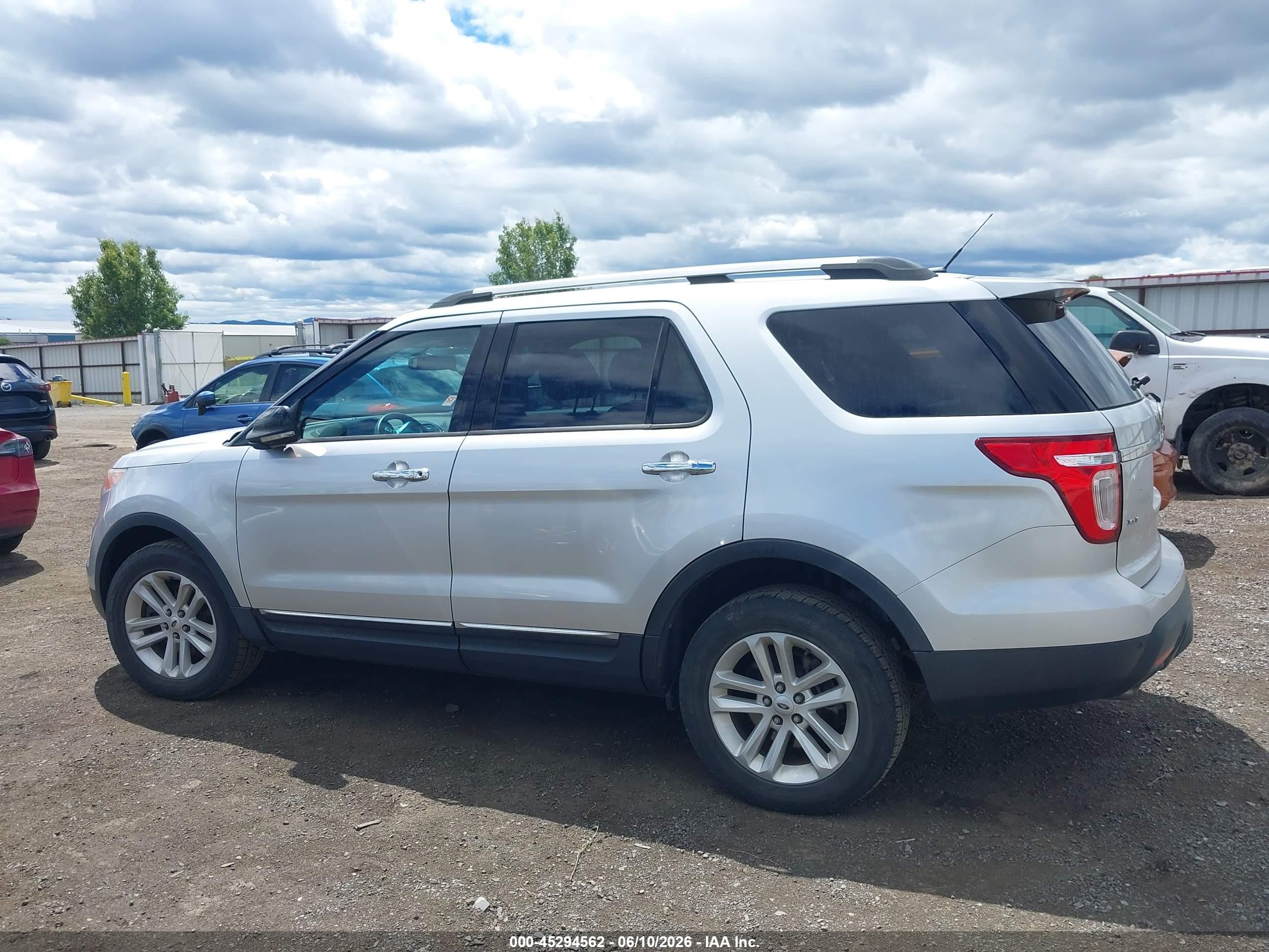 2013 Ford Explorer Xlt Silver vin: 1FM5K8D86DGA82825