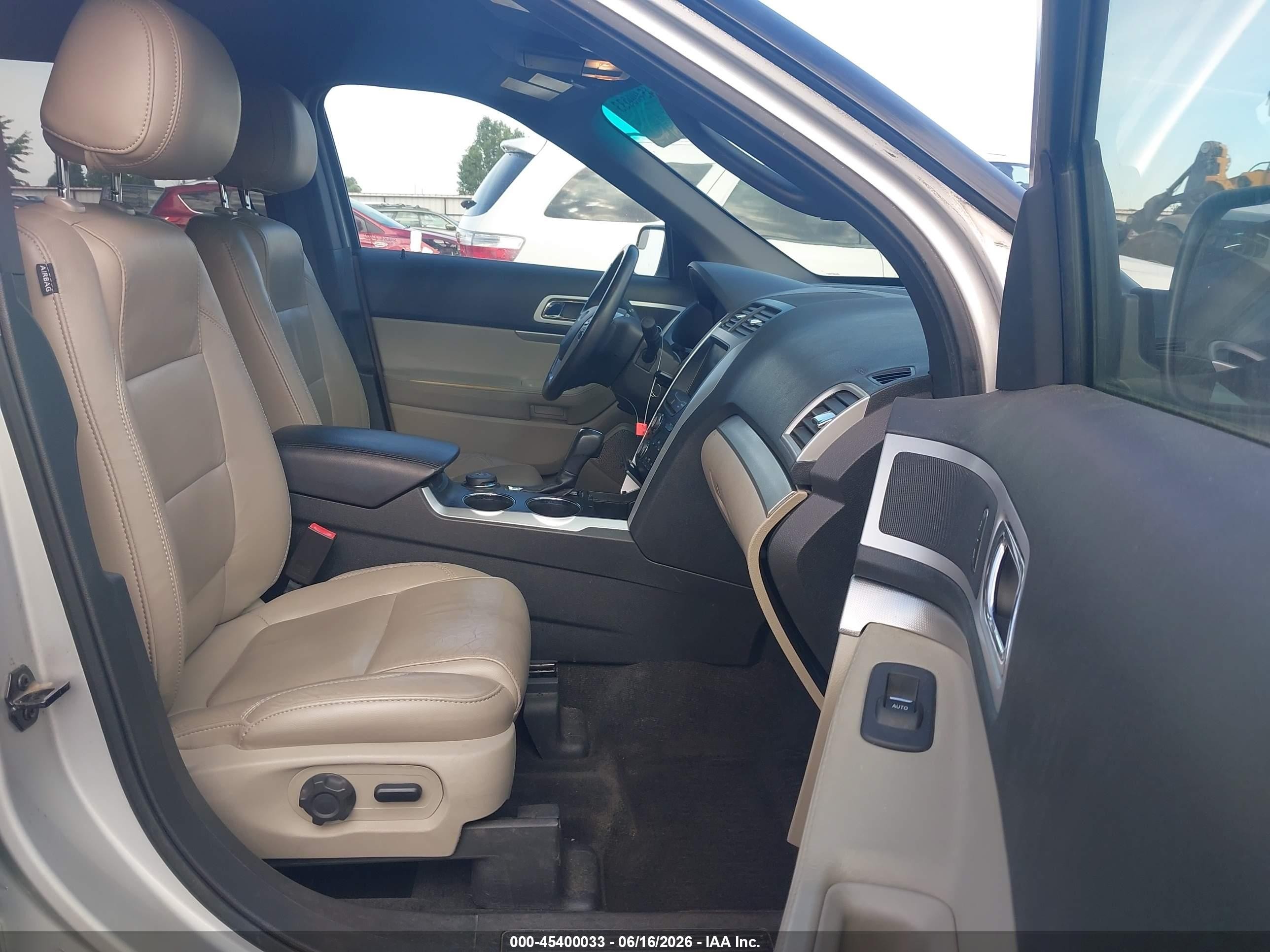 2013 Ford Explorer Xlt Серебряный vin: 1FM5K8D86DGB14818