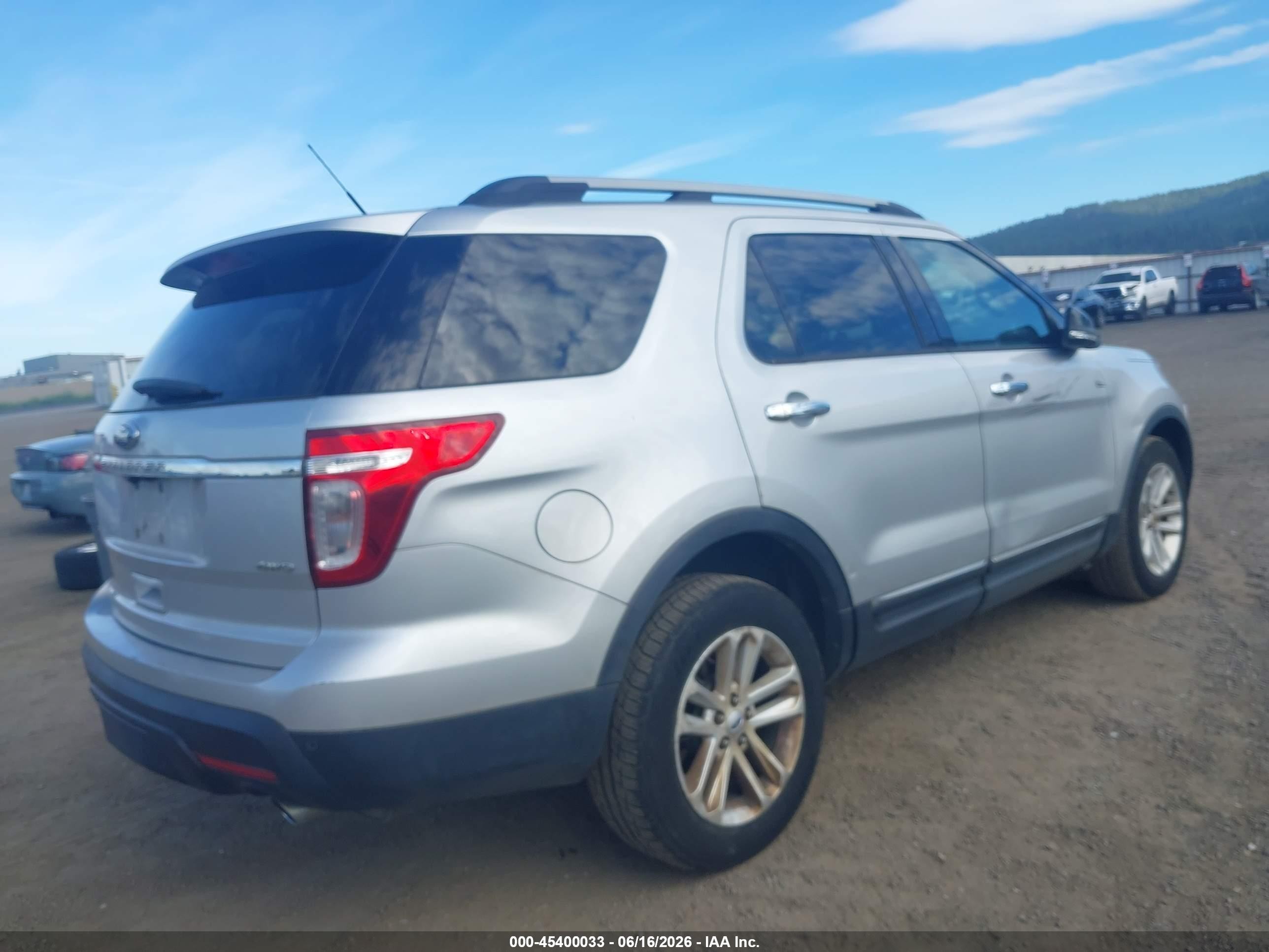 2013 Ford Explorer Xlt Серебряный vin: 1FM5K8D86DGB14818
