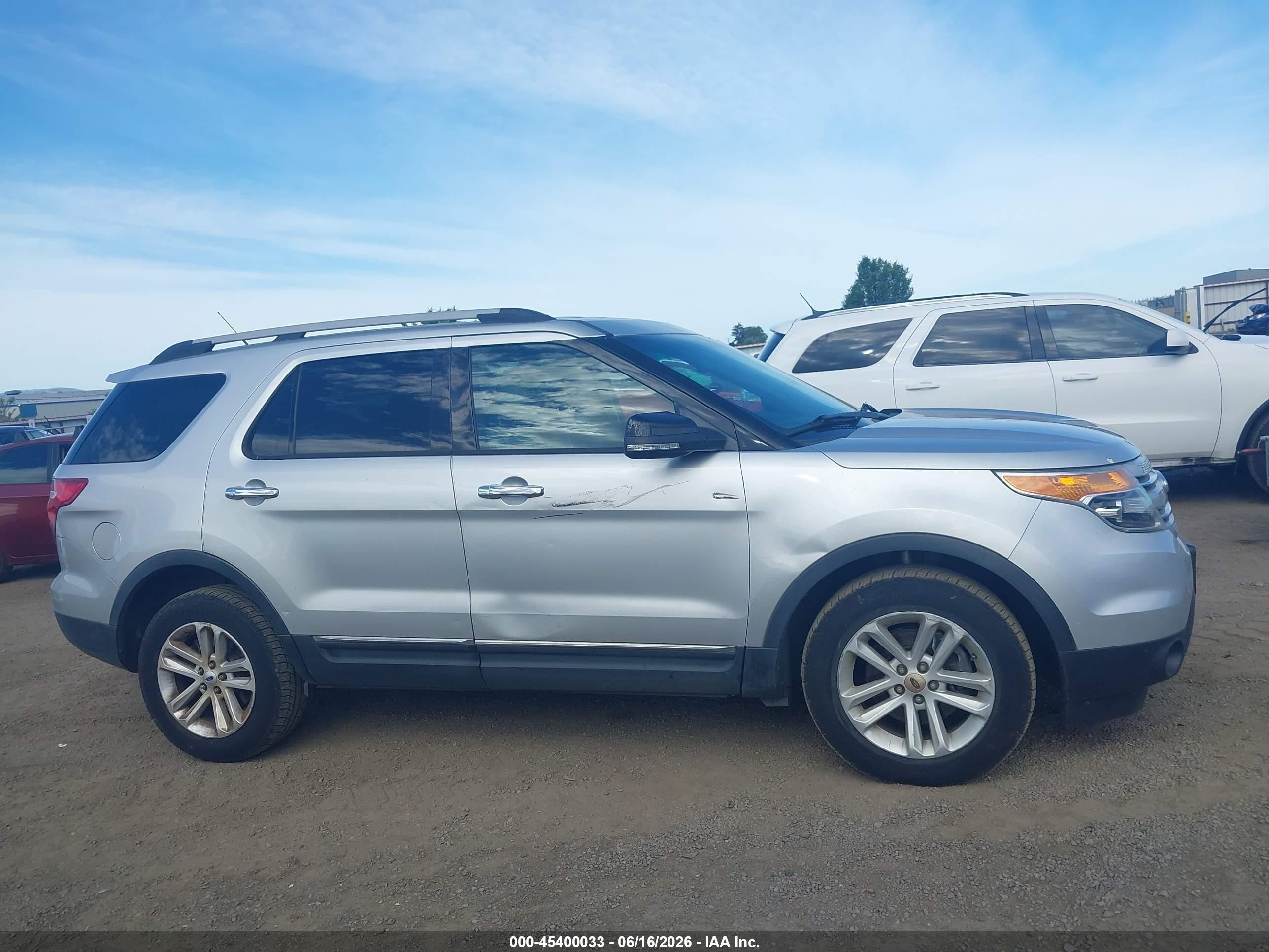 2013 Ford Explorer Xlt Серебряный vin: 1FM5K8D86DGB14818