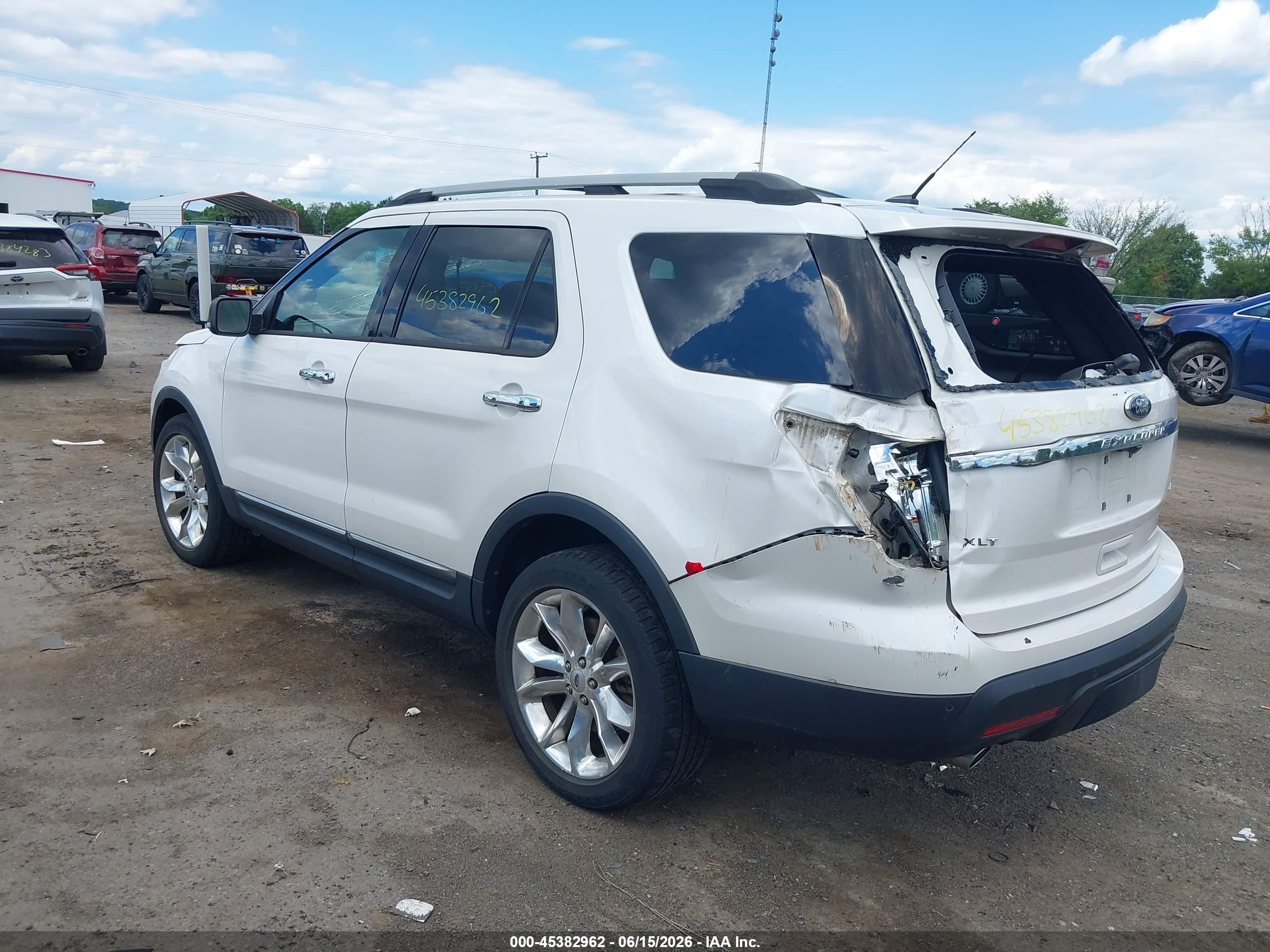 2013 Ford Explorer Xlt White vin: 1FM5K8D86DGC23666
