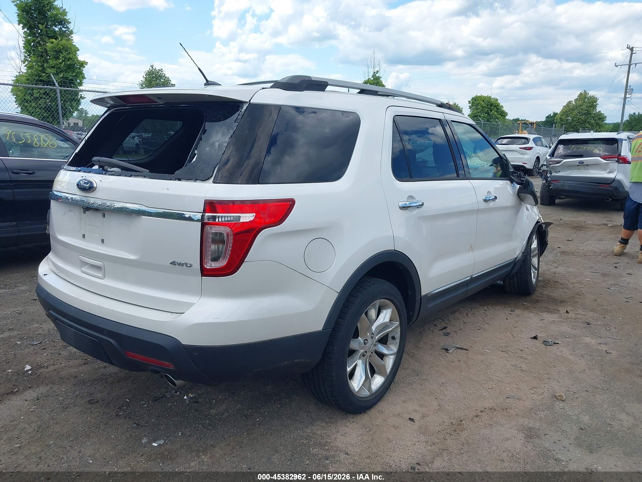 2013 Ford Explorer Xlt White vin: 1FM5K8D86DGC23666