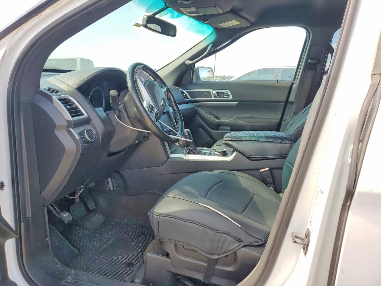 2013 Ford Explorer Xlt White vin: 1FM5K8D86DGC71085