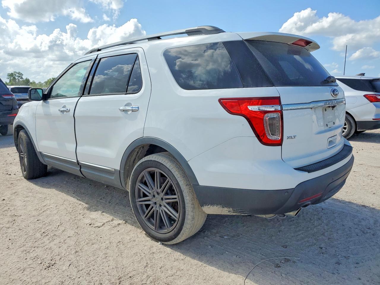 2013 Ford Explorer Xlt White vin: 1FM5K8D86DGC71085