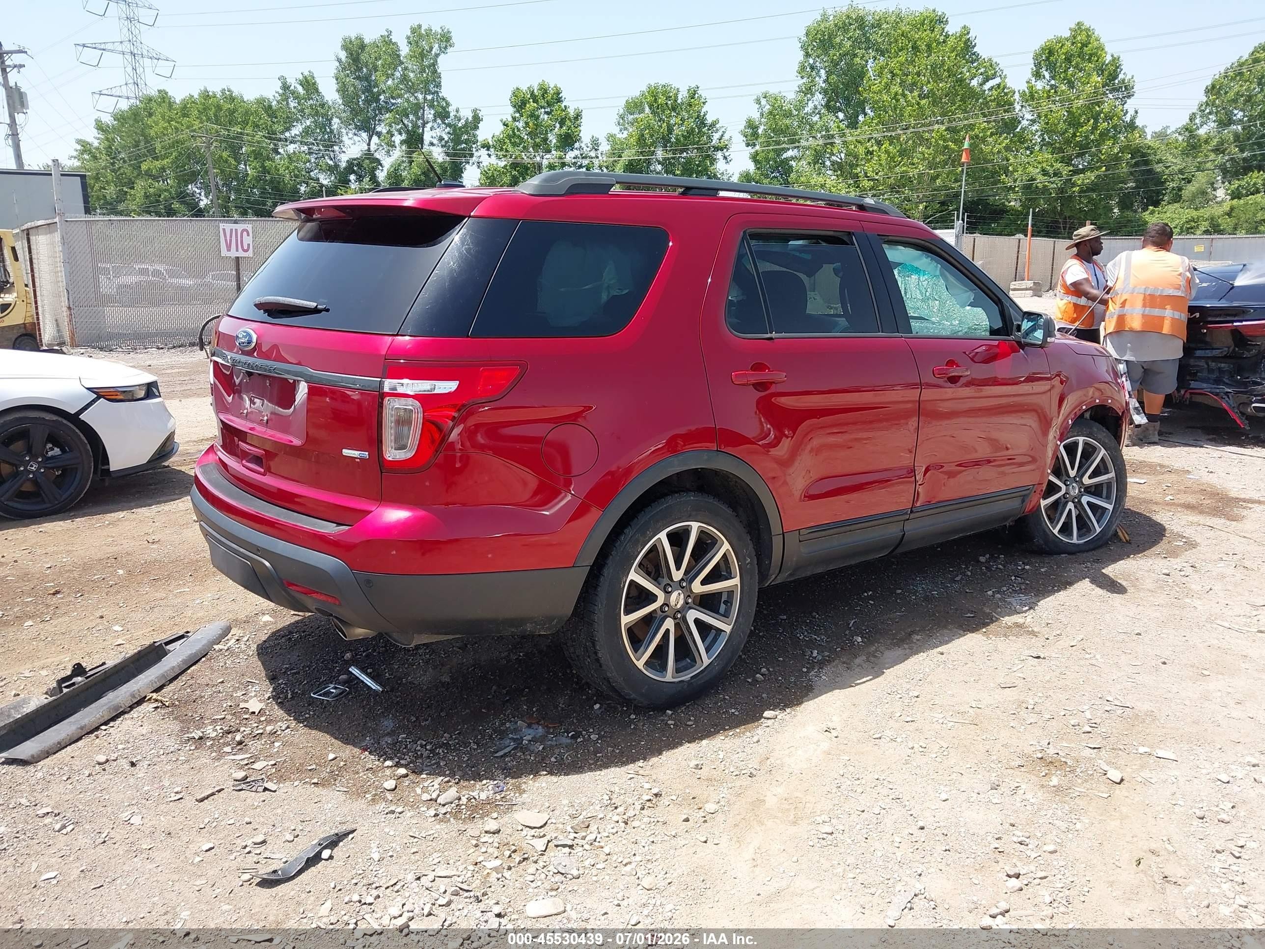 2015 Ford Explorer Xlt Red vin: 1FM5K8D86FGA25401