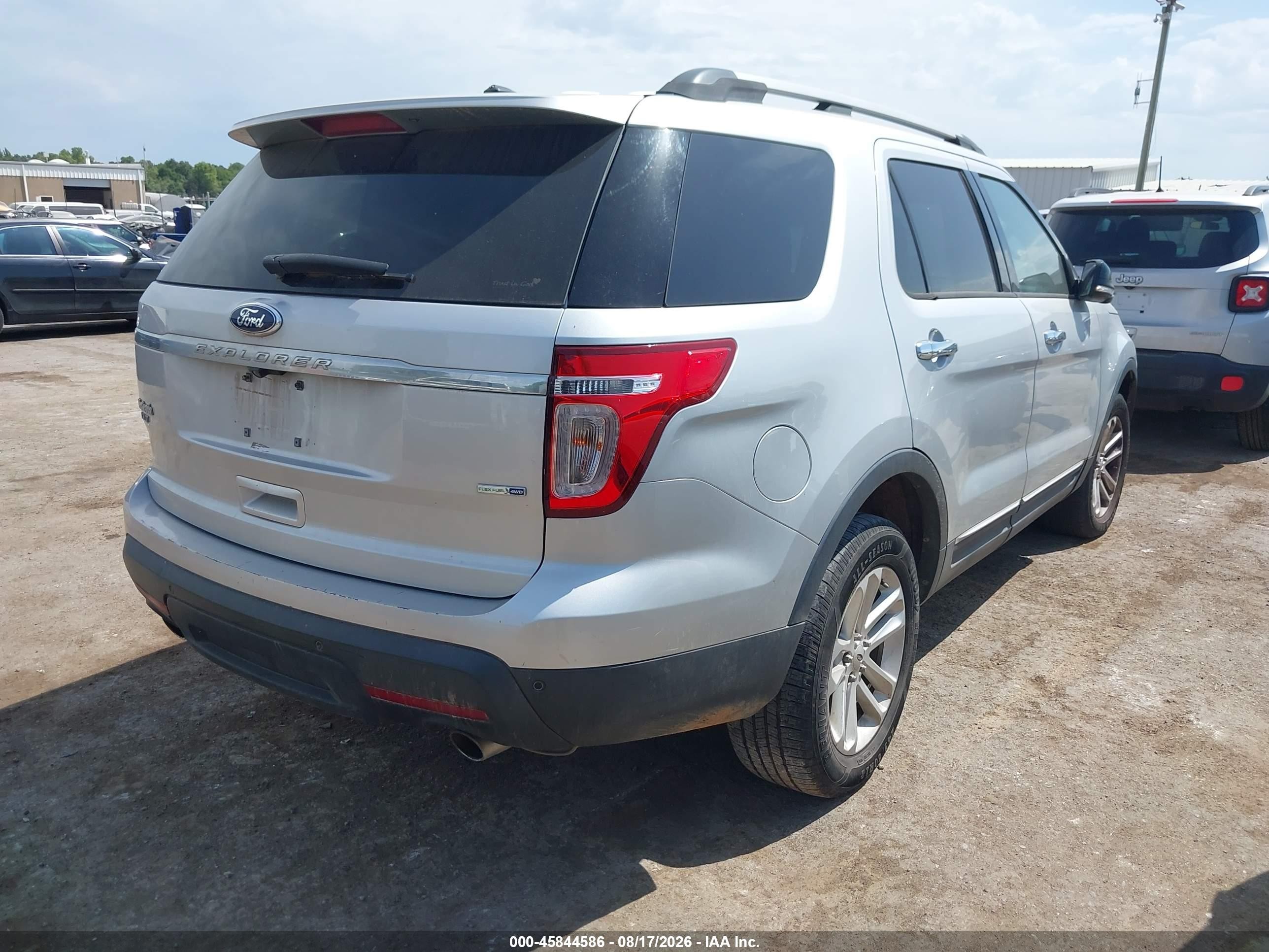 2015 Ford Explorer Xlt Silver vin: 1FM5K8D86FGA52890