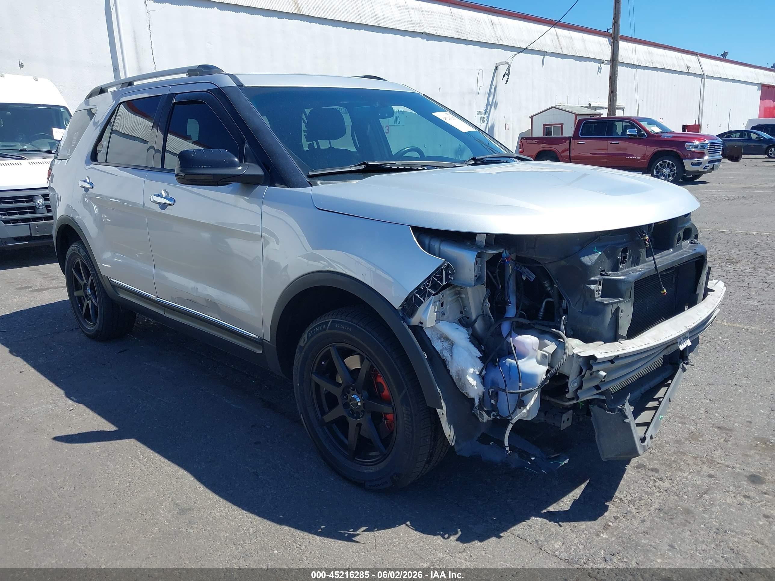 2015 Ford Explorer Xlt Silver vin: 1FM5K8D86FGB40919