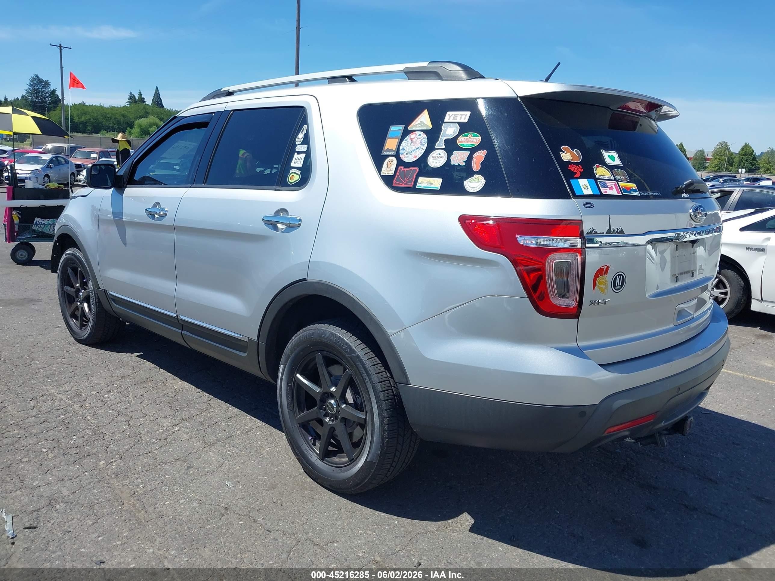 2015 Ford Explorer Xlt Silver vin: 1FM5K8D86FGB40919