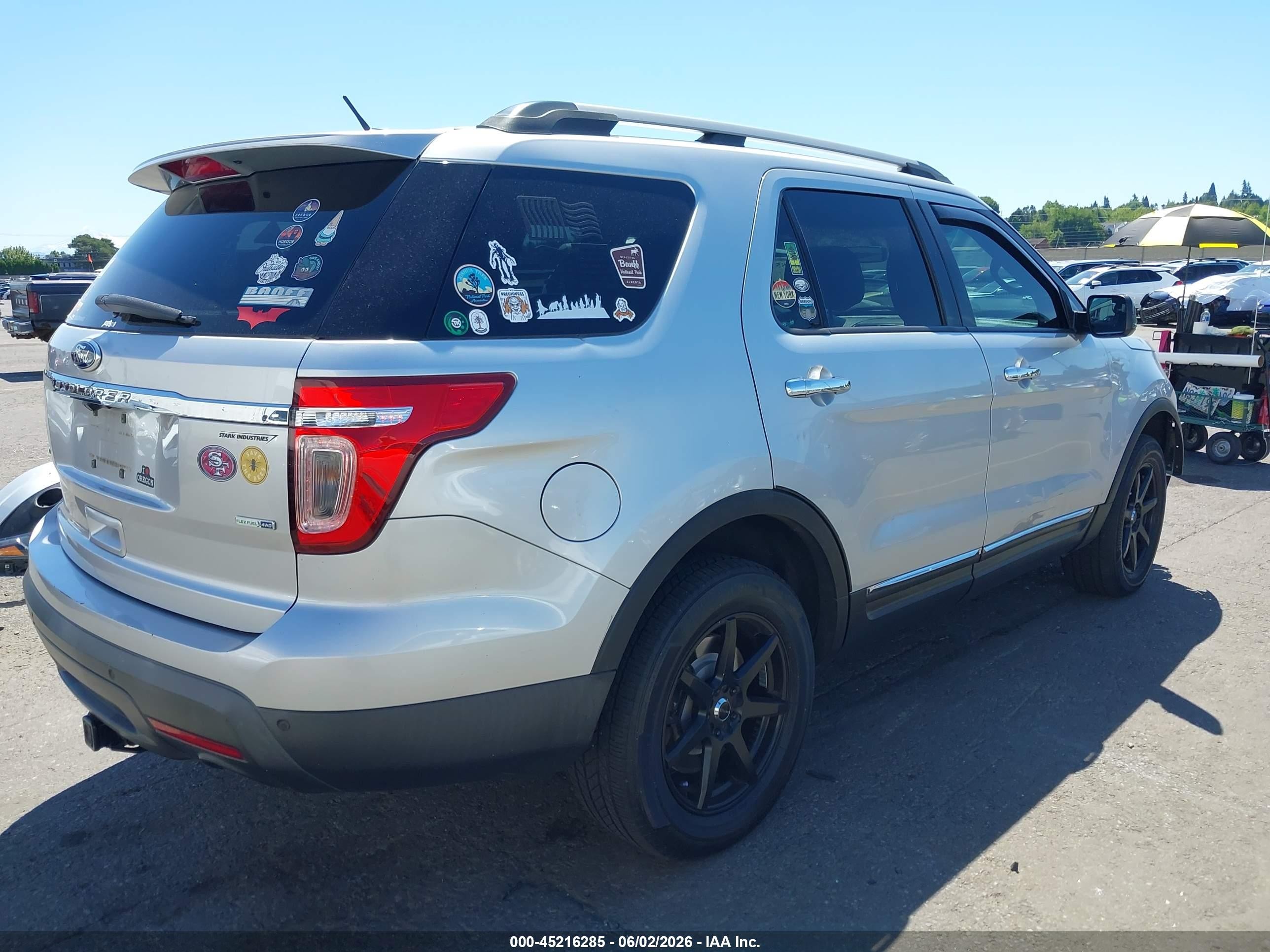2015 Ford Explorer Xlt Silver vin: 1FM5K8D86FGB40919