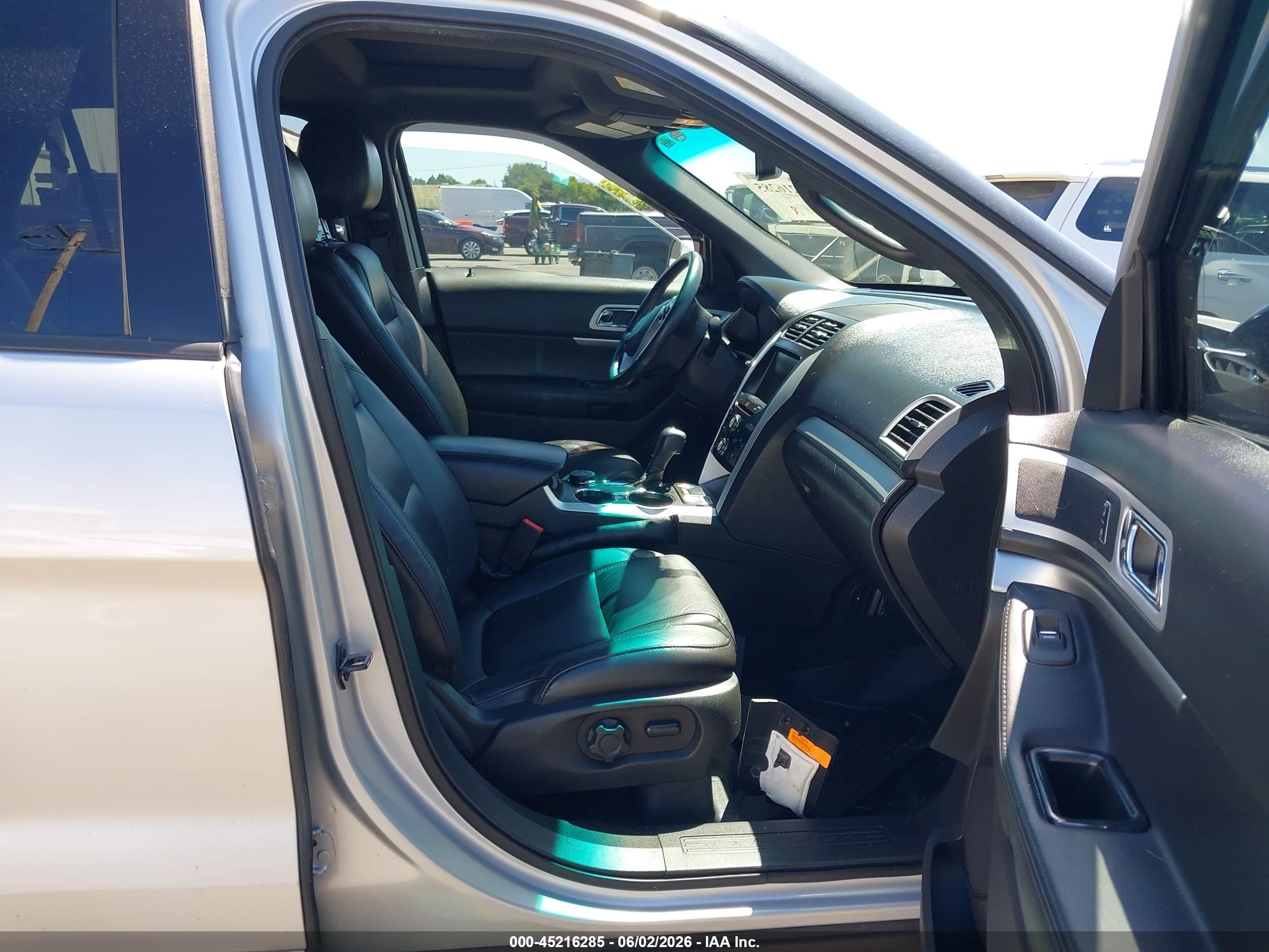 2015 Ford Explorer Xlt Silver vin: 1FM5K8D86FGB40919