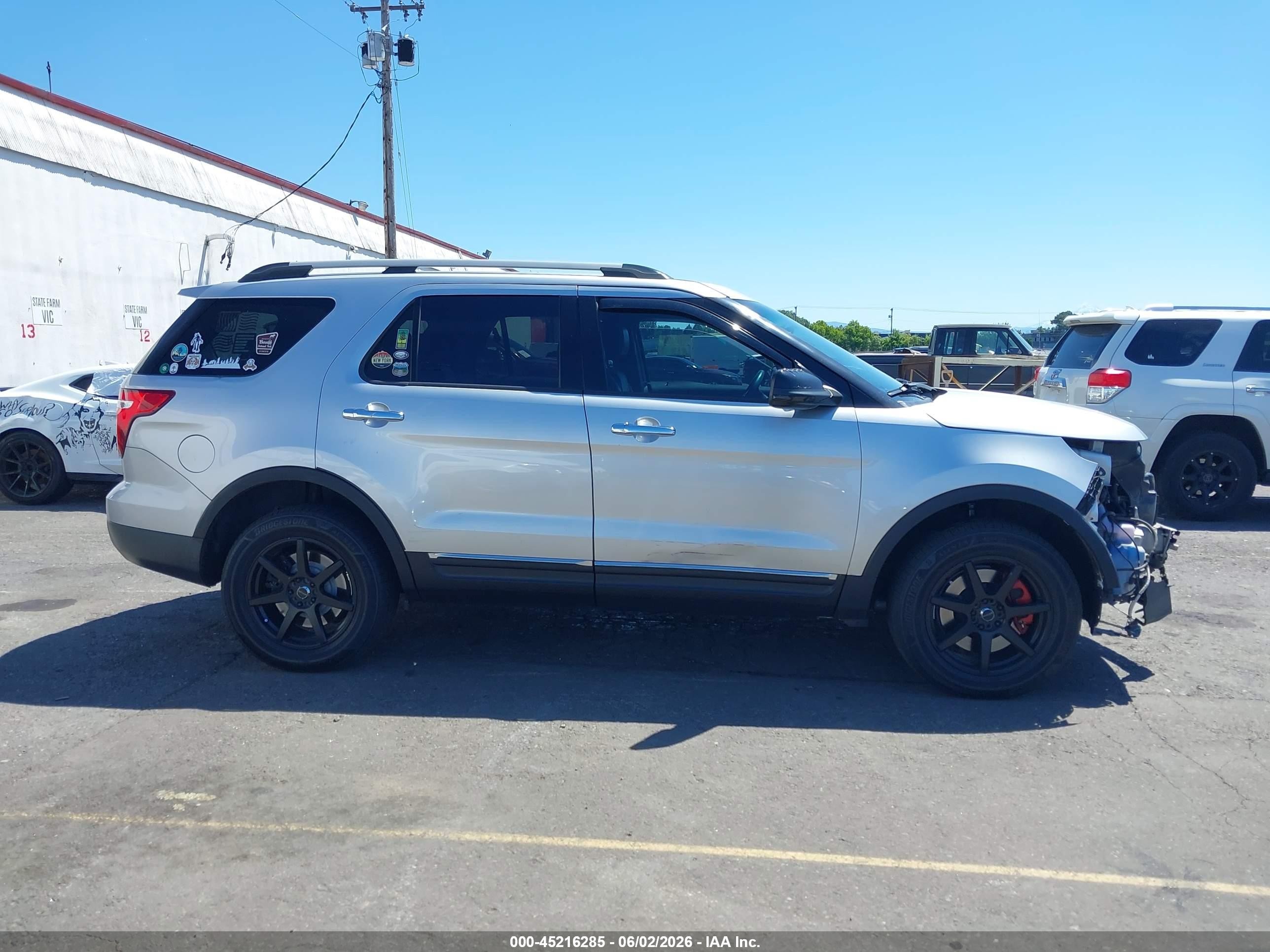 2015 Ford Explorer Xlt Silver vin: 1FM5K8D86FGB40919