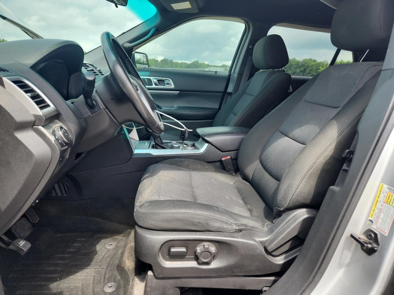 2015 Ford Explorer Xlt Silver vin: 1FM5K8D86FGB56814