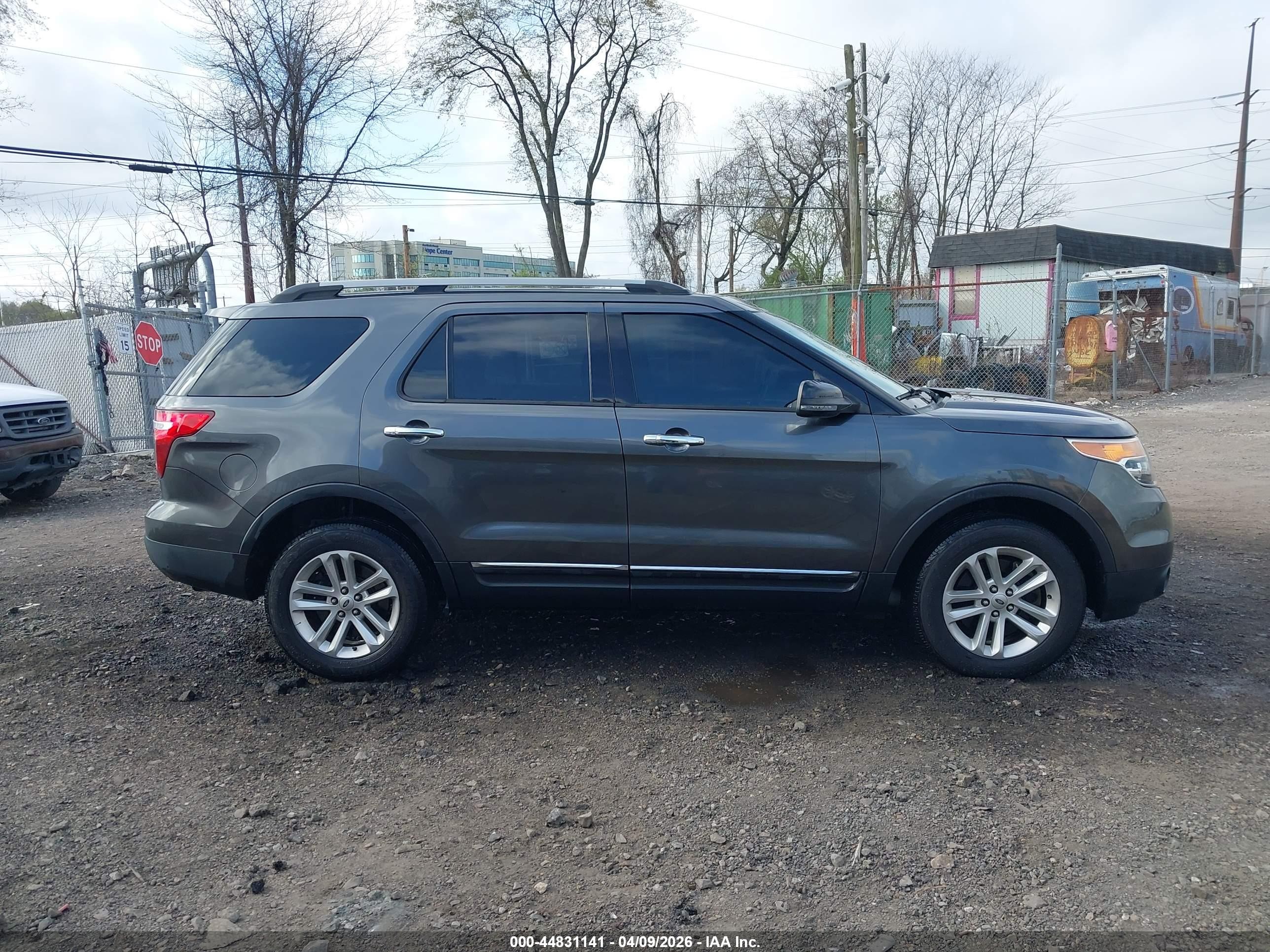 2015 Ford Explorer Xlt Gray vin: 1FM5K8D86FGB79235
