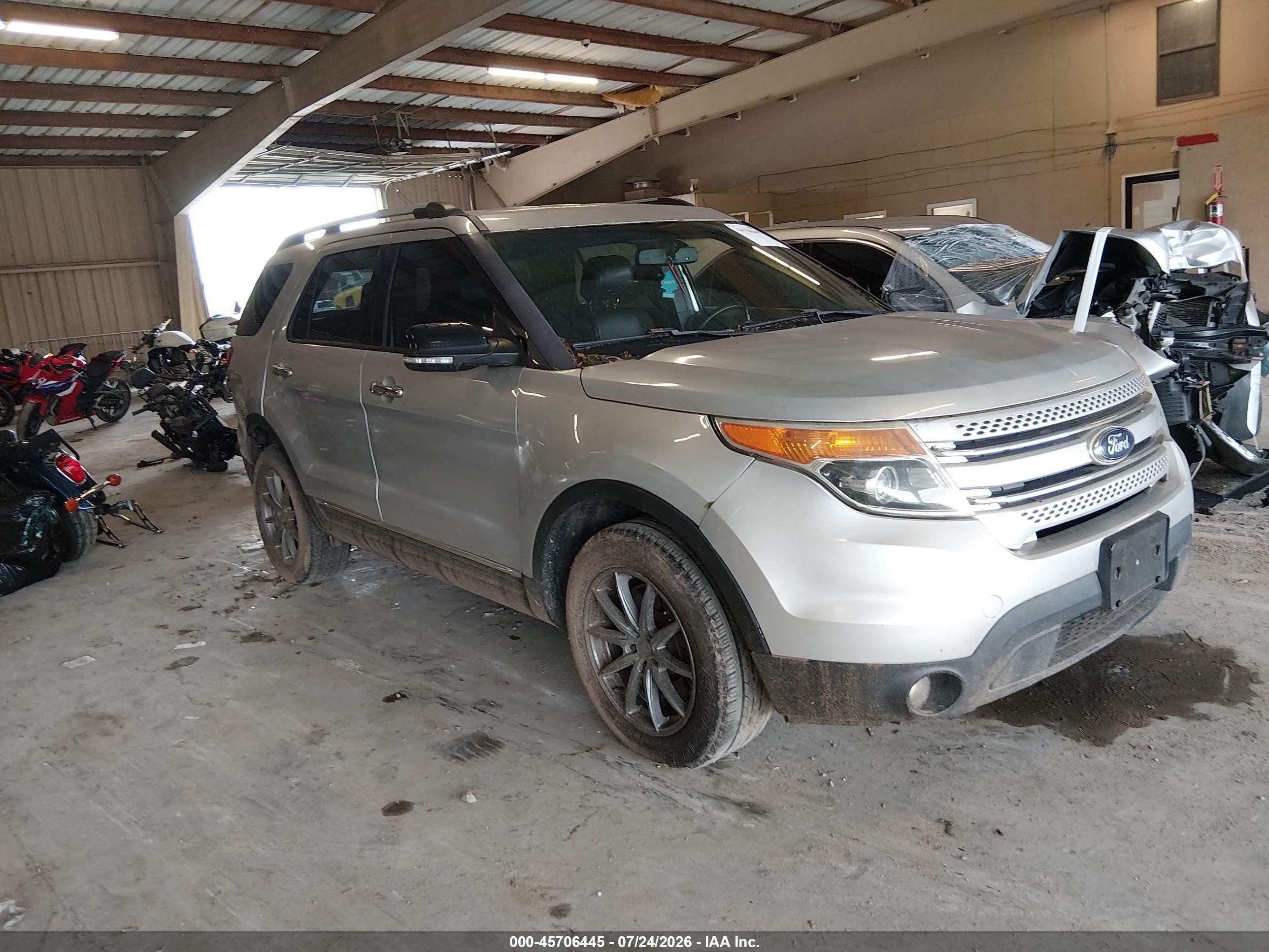2015 Ford Explorer Xlt Silver vin: 1FM5K8D86FGC44536