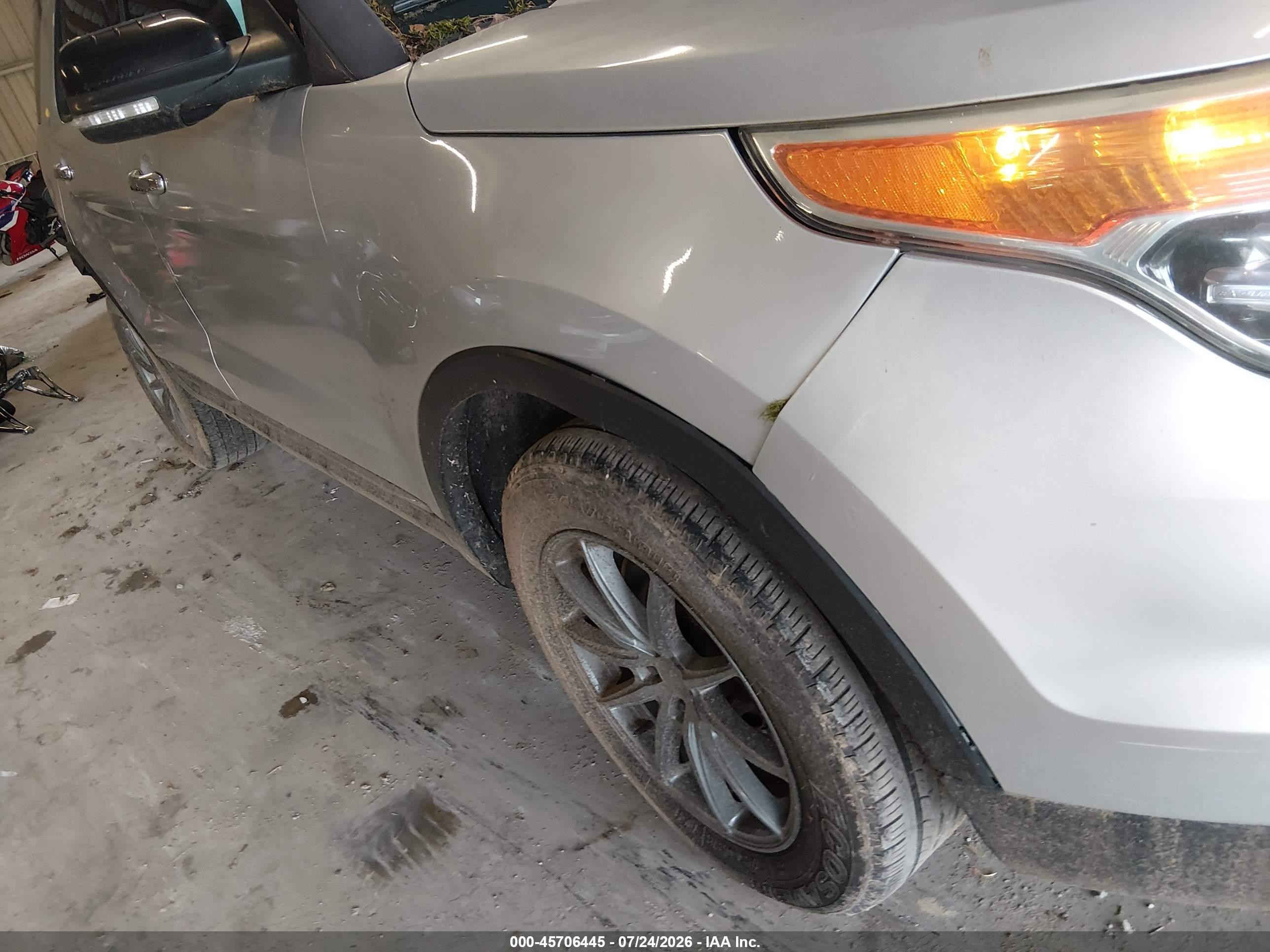 2015 Ford Explorer Xlt Silver vin: 1FM5K8D86FGC44536