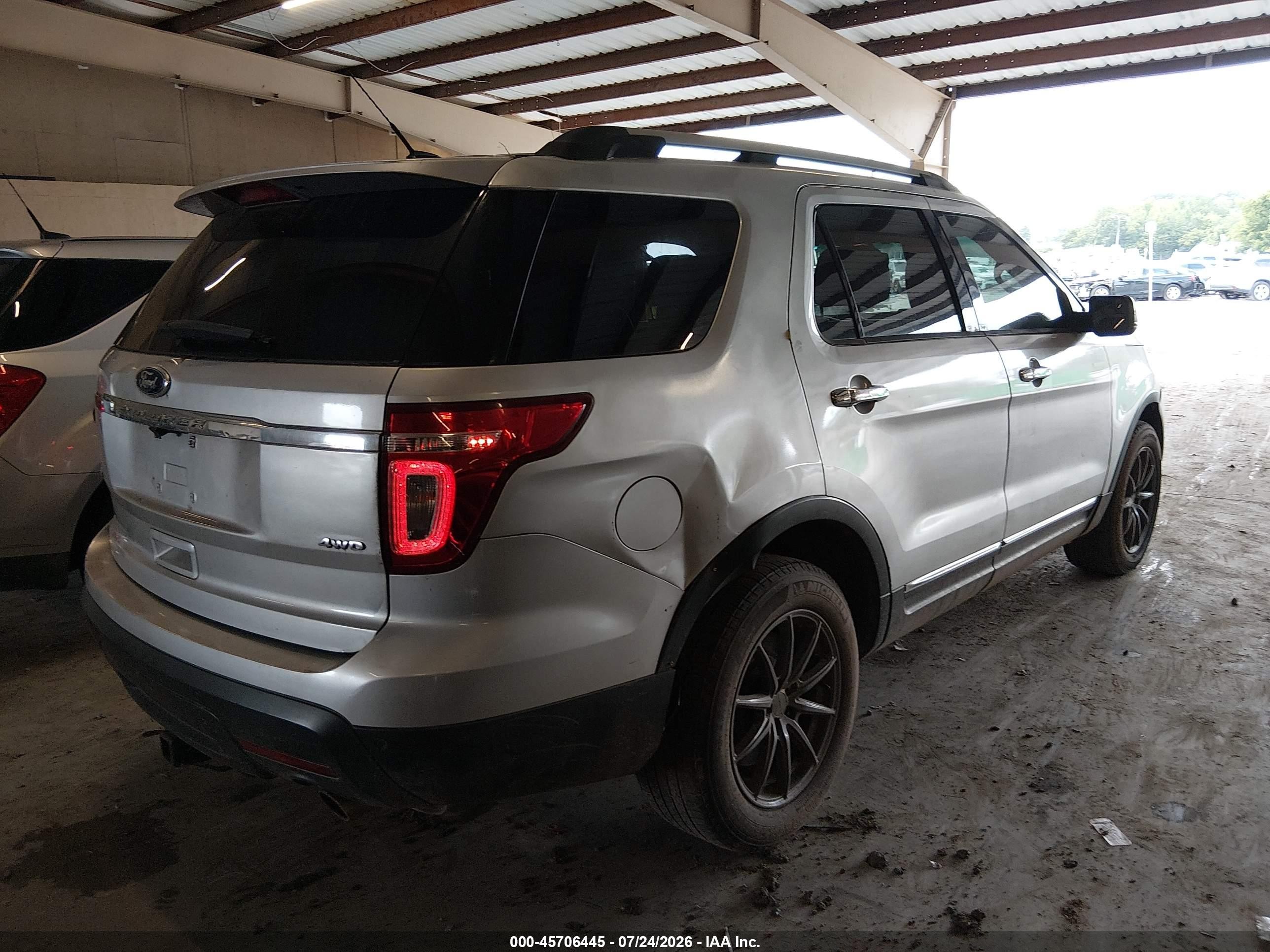 2015 Ford Explorer Xlt Silver vin: 1FM5K8D86FGC44536