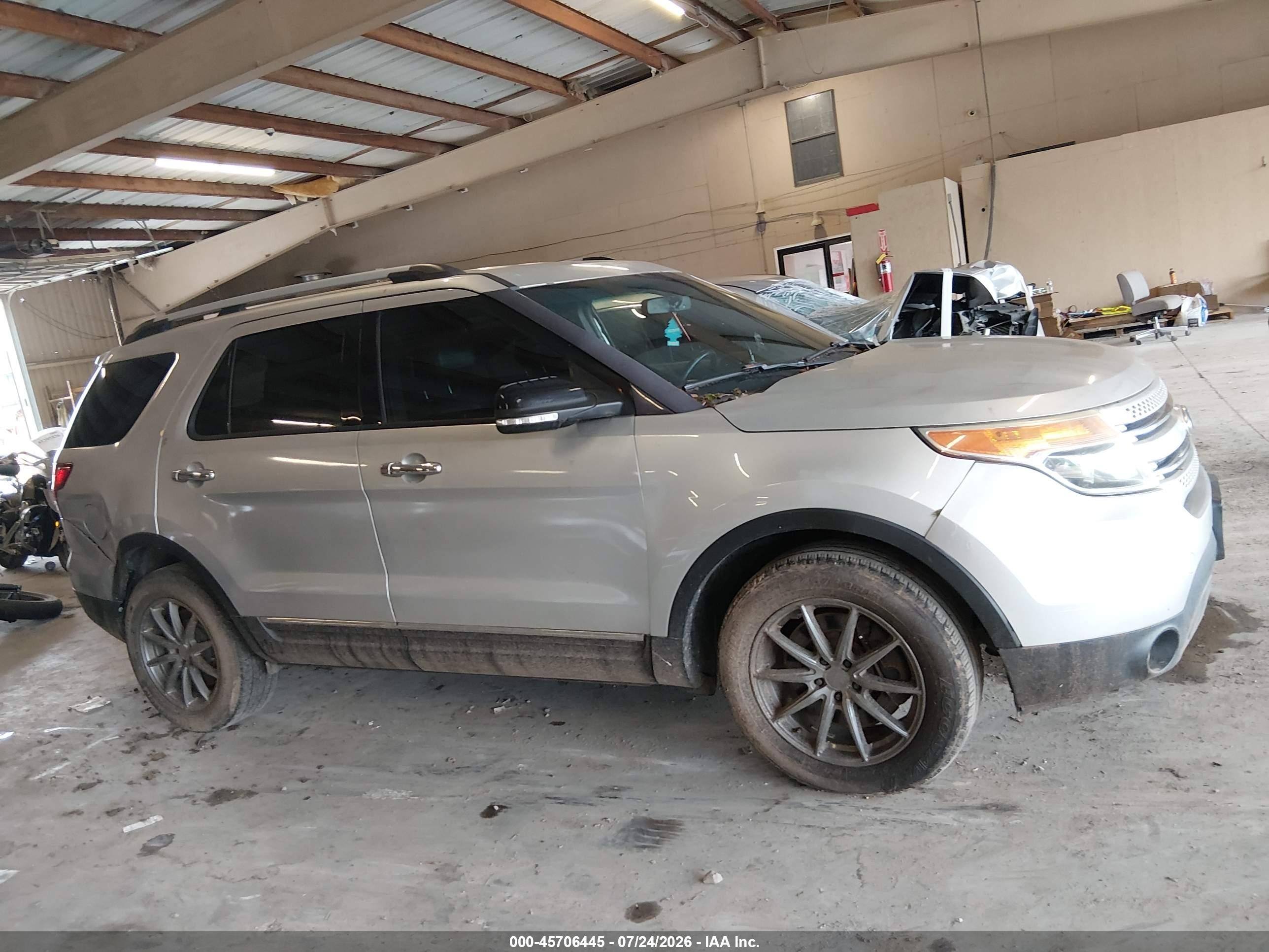 2015 Ford Explorer Xlt Silver vin: 1FM5K8D86FGC44536