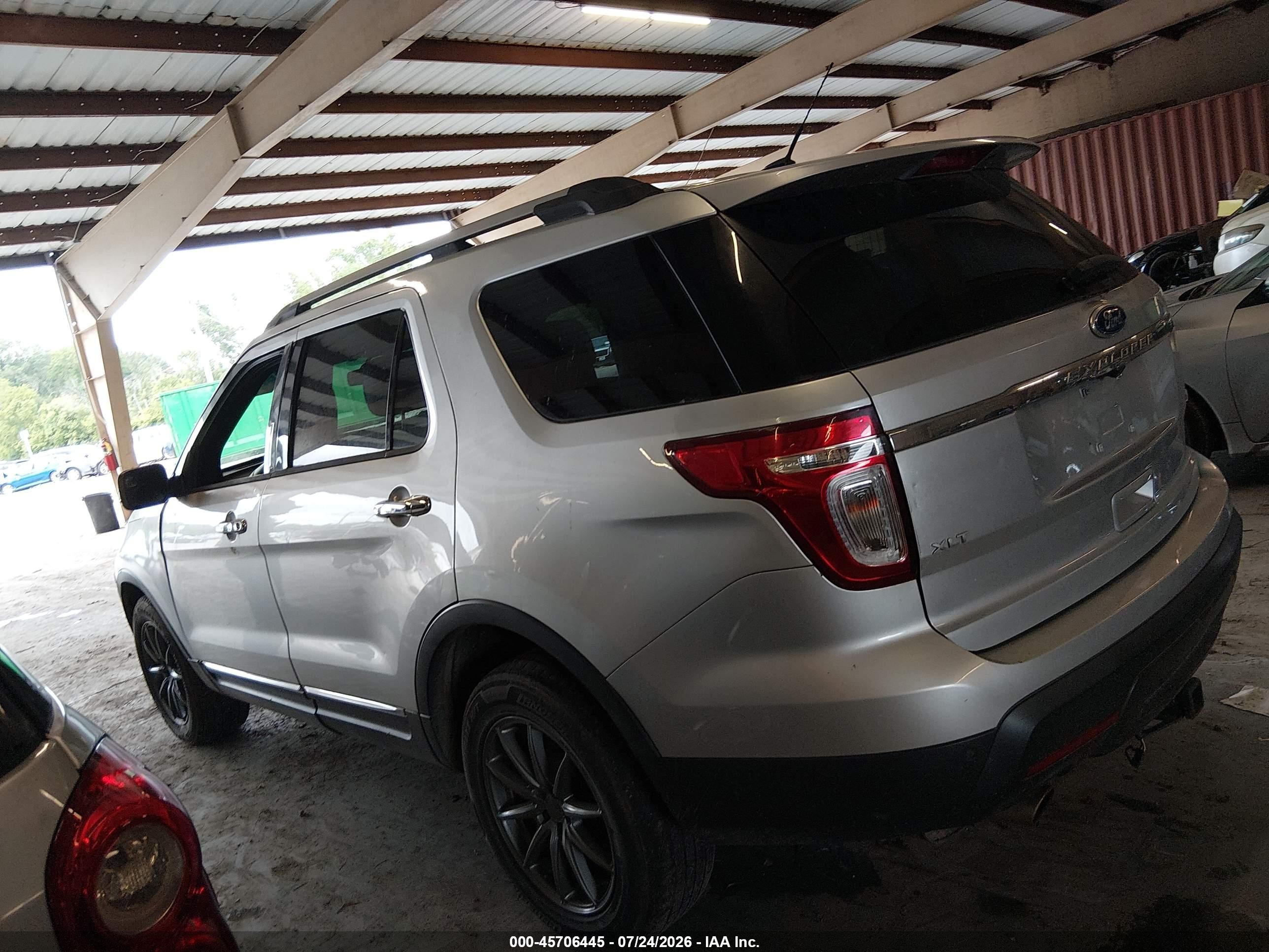 2015 Ford Explorer Xlt Silver vin: 1FM5K8D86FGC44536