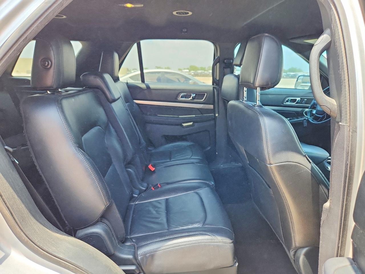 2018 Ford Explorer Xlt Silver vin: 1FM5K8D86JGC81854