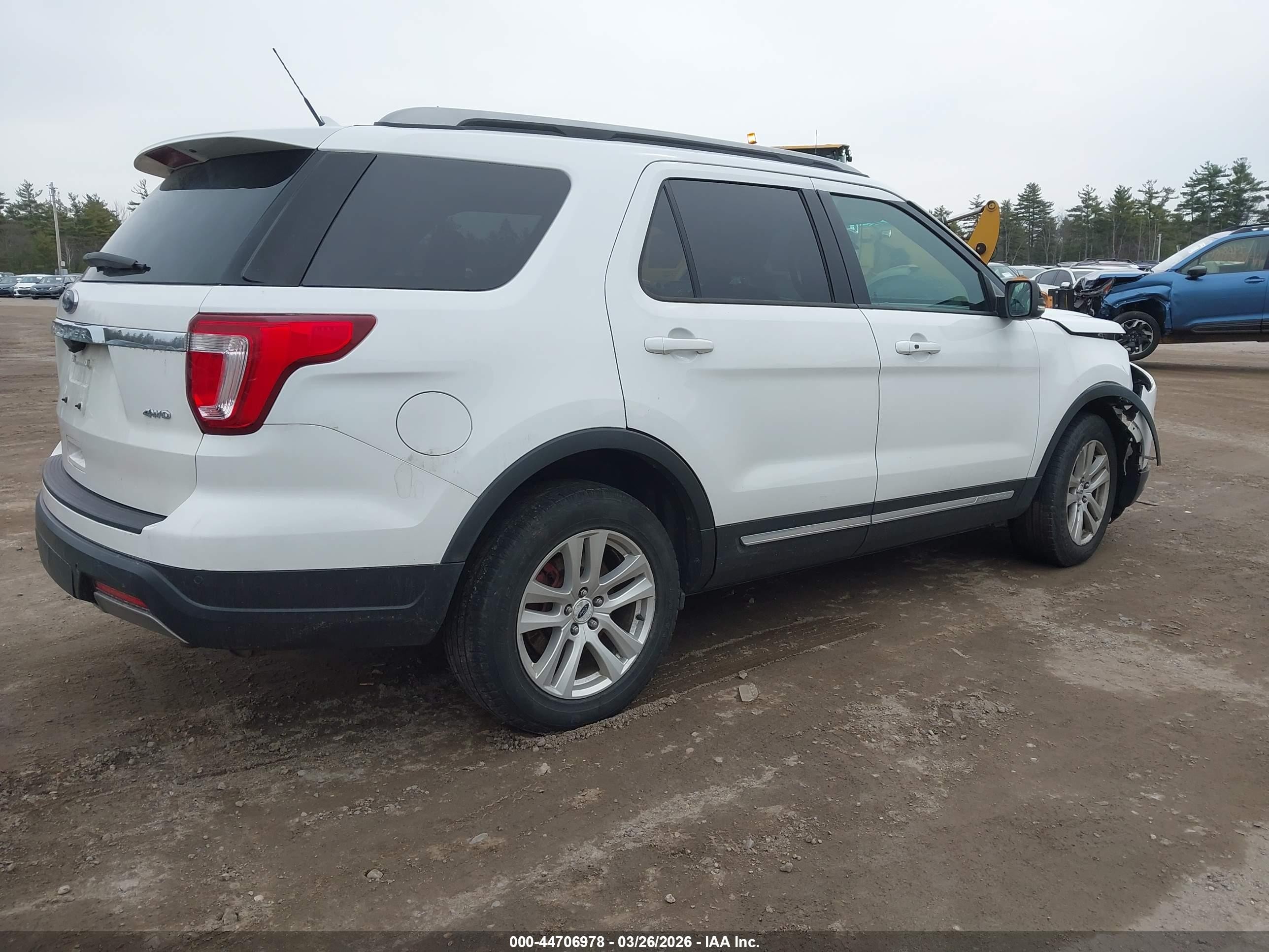 2019 Ford Explorer Xlt White vin: 1FM5K8D86KGA02520