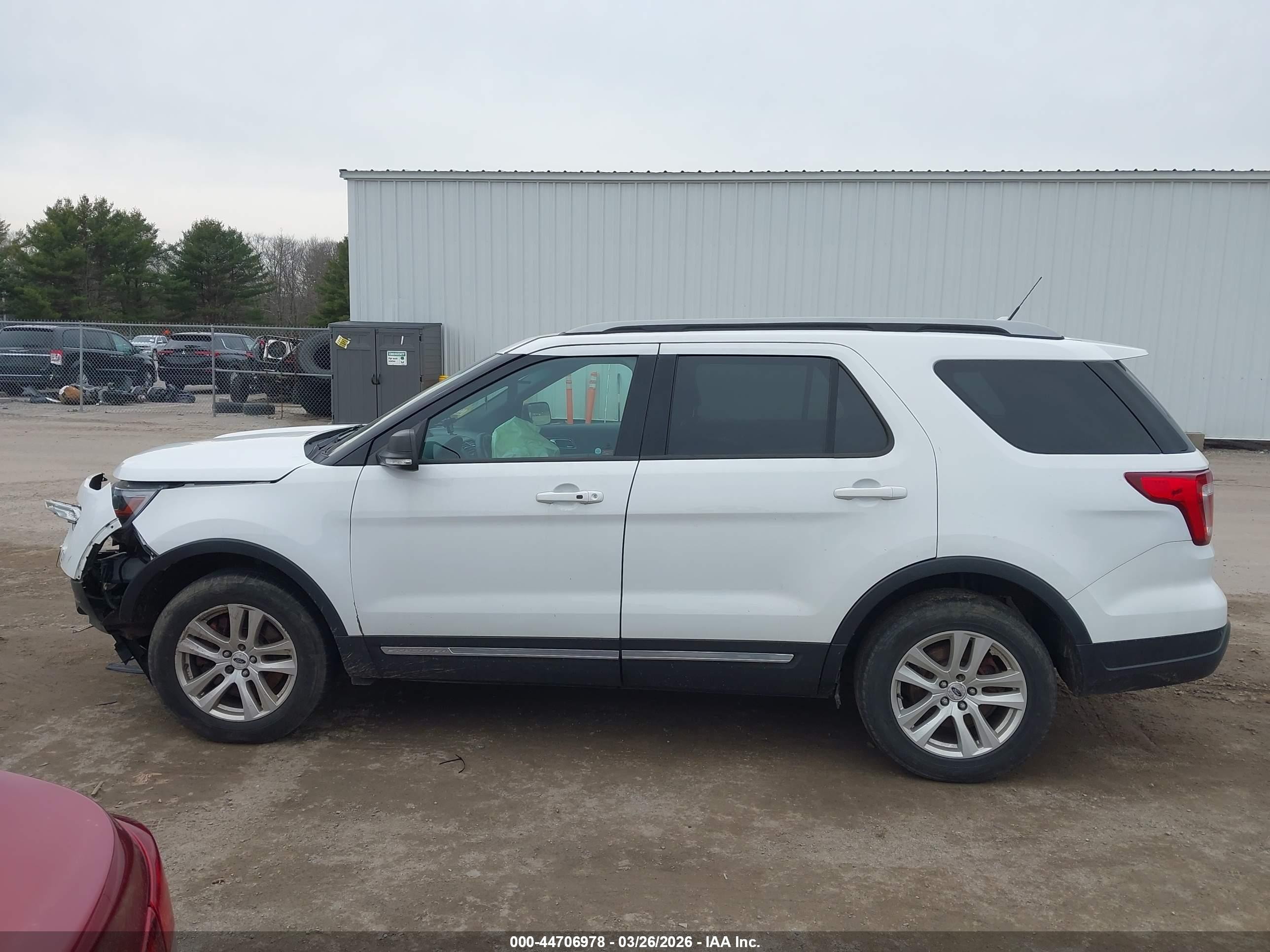 2019 Ford Explorer Xlt White vin: 1FM5K8D86KGA02520