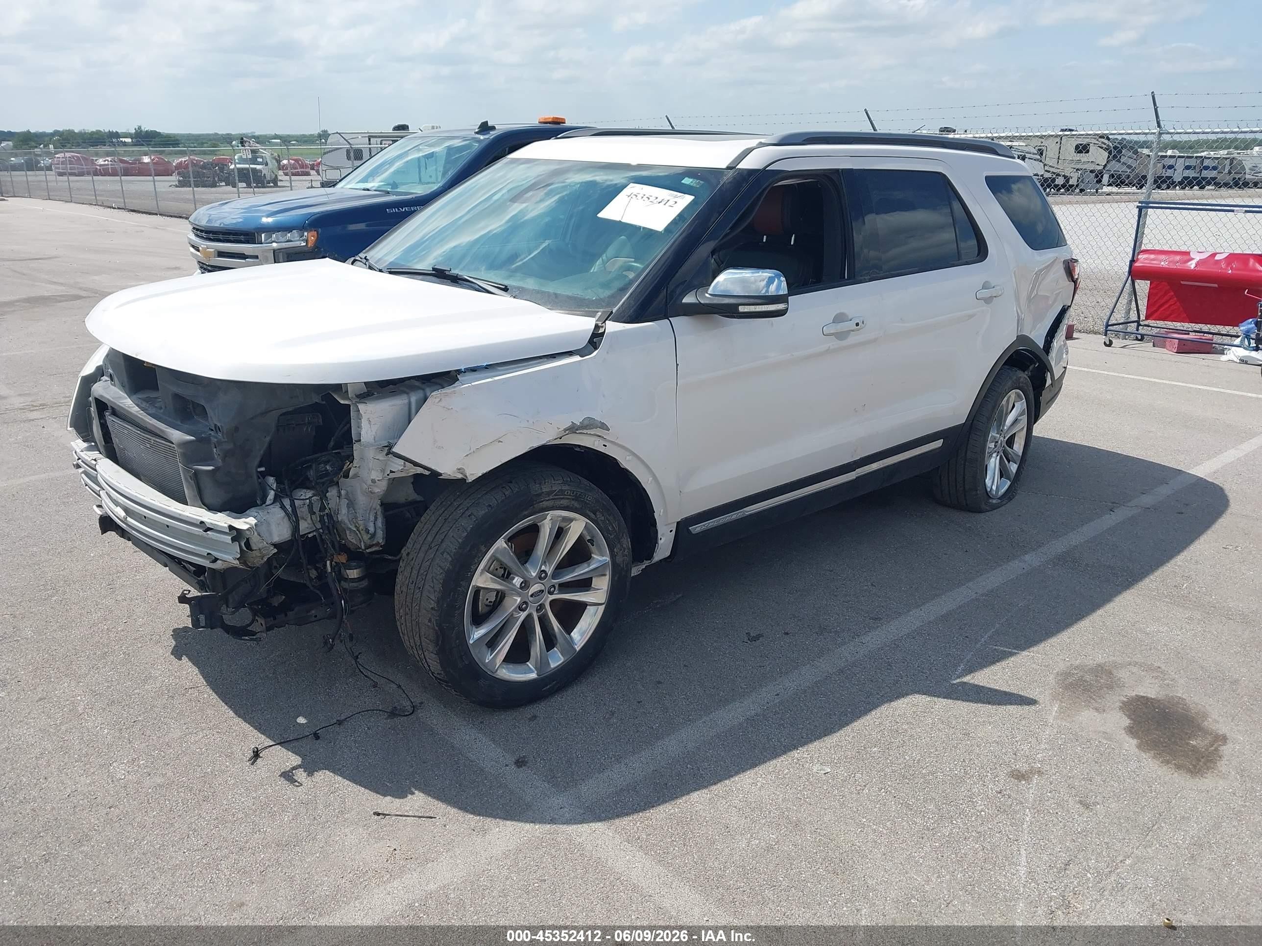 2019 Ford Explorer Xlt White vin: 1FM5K8D86KGA88931
