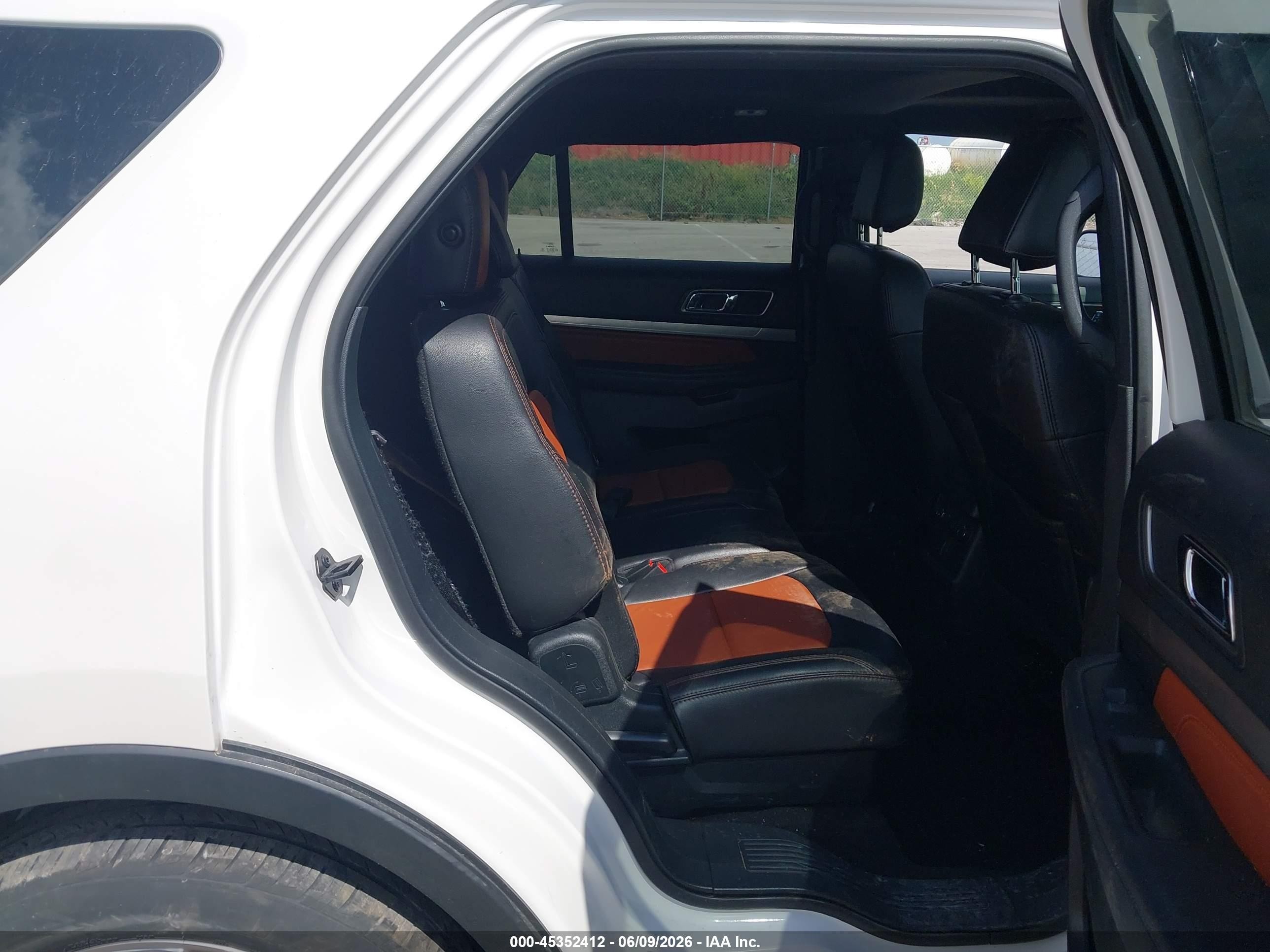 2019 Ford Explorer Xlt White vin: 1FM5K8D86KGA88931
