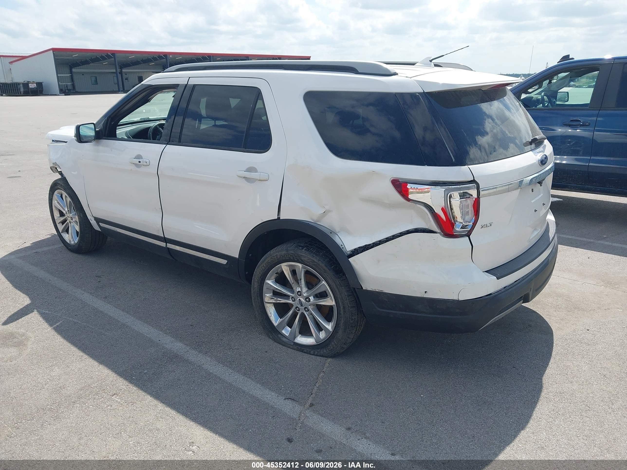 2019 Ford Explorer Xlt White vin: 1FM5K8D86KGA88931