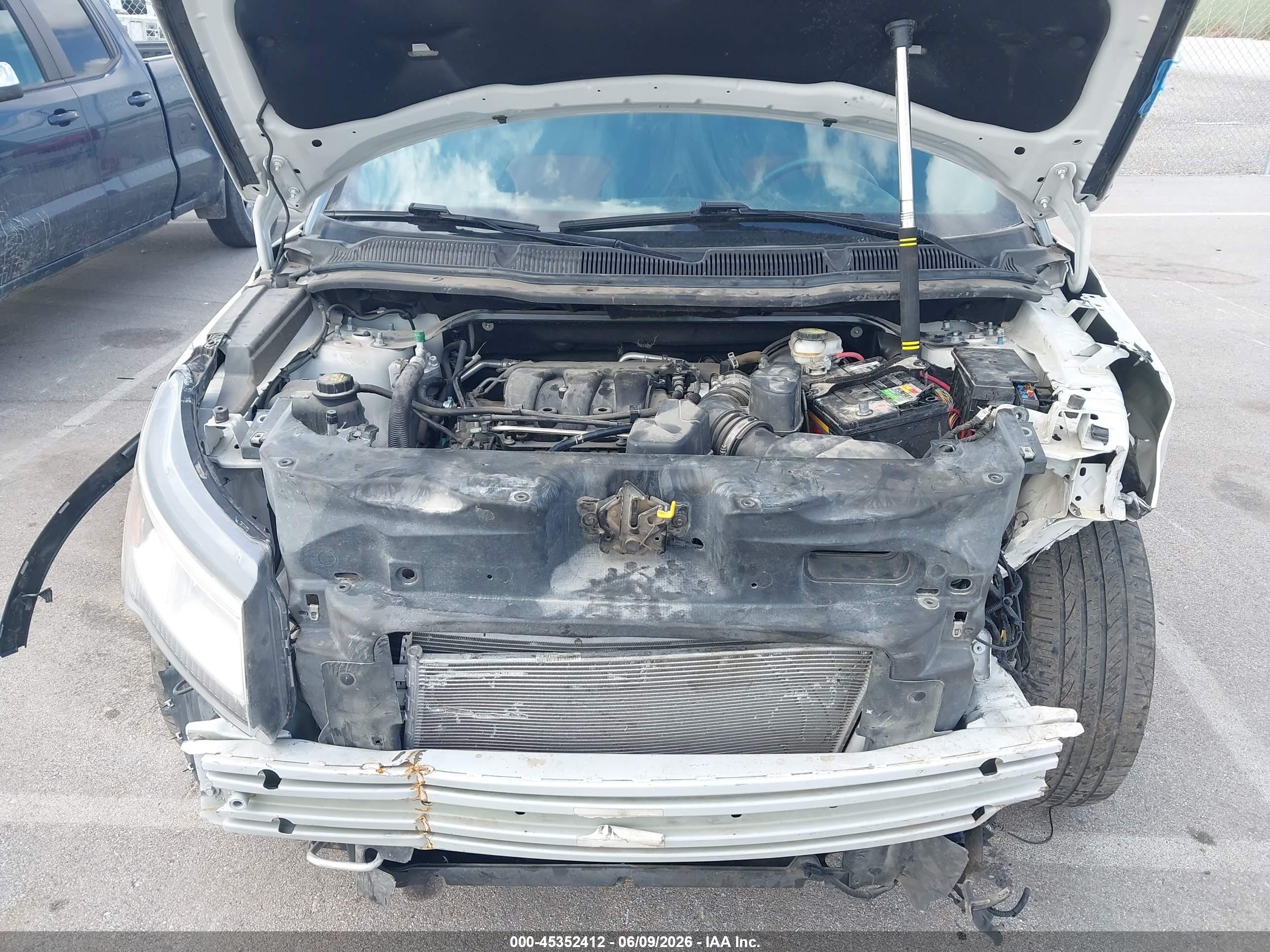 2019 Ford Explorer Xlt White vin: 1FM5K8D86KGA88931